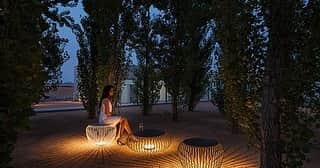 Reiko Lewisさんのインスタグラム写真 - (Reiko LewisInstagram)「Vibia Meridiano   For a variety of reasons, I try to recommend different kinds of multi-functional furniture and lighting fixture. Meridiano Outdoor Floor by Vibia is one of them. They are used as furniture and also as lighting fixtures. Aren’t they beautiful?   https://www.vibia.com/en/int/outdoor-lamps-meridiano-floor  いろいろな理由があるのですが、できるだけ多機能な家具や照明器具をお勧めするようにしています。 照明の会社VibiaのMeridiano Outdoor Floorもそのお勧めの家具兼照明のマルチ機能を持つ商品の1つです。 綺麗！ #hawaiiinteriordesign #beautifulhomes #stylishlifestyle #outdoorlighting #beautifulevening #interiorlovers #ハワイインテリア #素敵な暮らし #素敵な家 #屋外照明」10月1日 5時24分 - ventus_design_hawaii