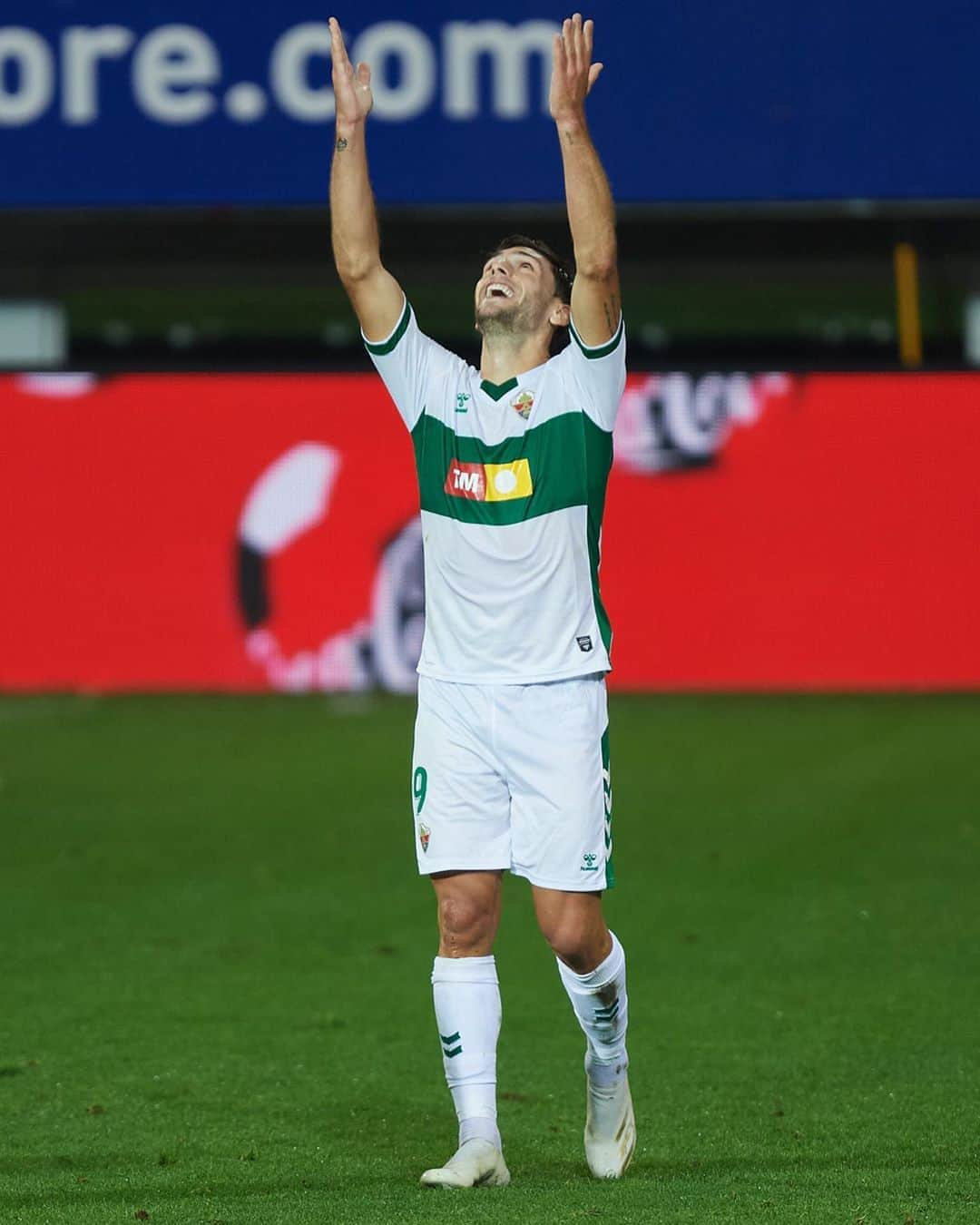 LFPさんのインスタグラム写真 - (LFPInstagram)「God saves @lucasboye31! 💚🙏🏻🤍 His first goal for @elchecfoficial! 👏🏻  Tocando el cielo... 💚🙏🏻🤍 ¡Boyé marca su primer gol con el Elche CF! 👏🏻  #Boye #Elche #EibarElche #LaLigaSantander #LaLiga #YouHaveToLiveIt #HayQueVivirla」10月1日 5時24分 - laliga