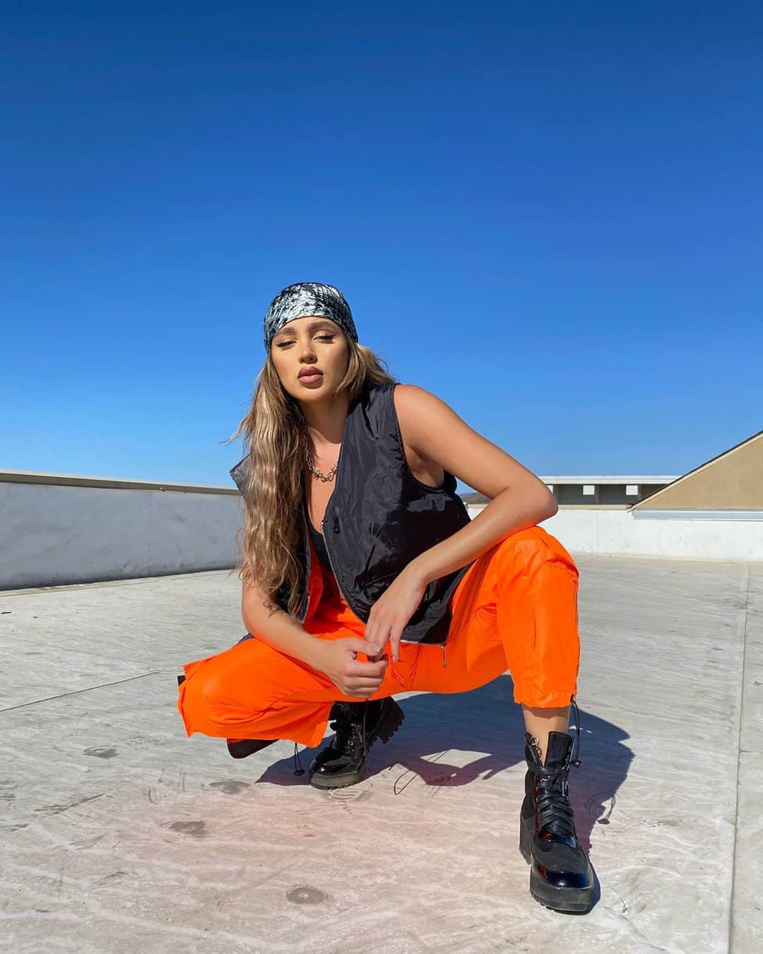 Val Mercadoさんのインスタグラム写真 - (Val MercadoInstagram)「Likkle mama 🧡✨@boohoomanofficial x @burnaboygram #ad」10月1日 5時25分 - val.mercado