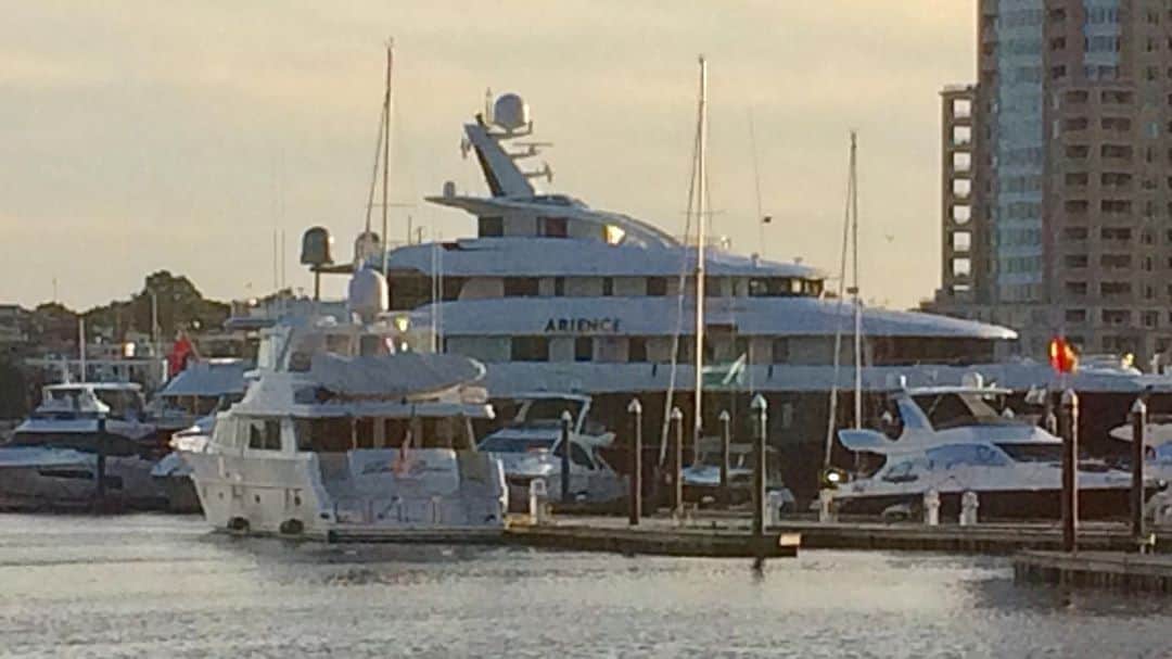 ラリー・ギリアード・Jrさんのインスタグラム写真 - (ラリー・ギリアード・JrInstagram)「“I like , Big, Boats and I cannot lie, etc etc etc.” Found this beauty parked in the Baltimore Inner Harbor. If anyone’s interested, it charters for only $600,000 dollars a WEEK! I’m down to go in with 599,000 others. Who’s with me?! Haha! @luxurymasters_ @luxurylifestyleyachts @insaneyachts @theyachtguy @theyachtgame @yoursuperyacht @yachtlife.one @theyachtlifeinc @legendaryyachts @superyachtsworldwide #highmaintenance #yachtlife #starstruck」10月1日 5時26分 - thereallgjr