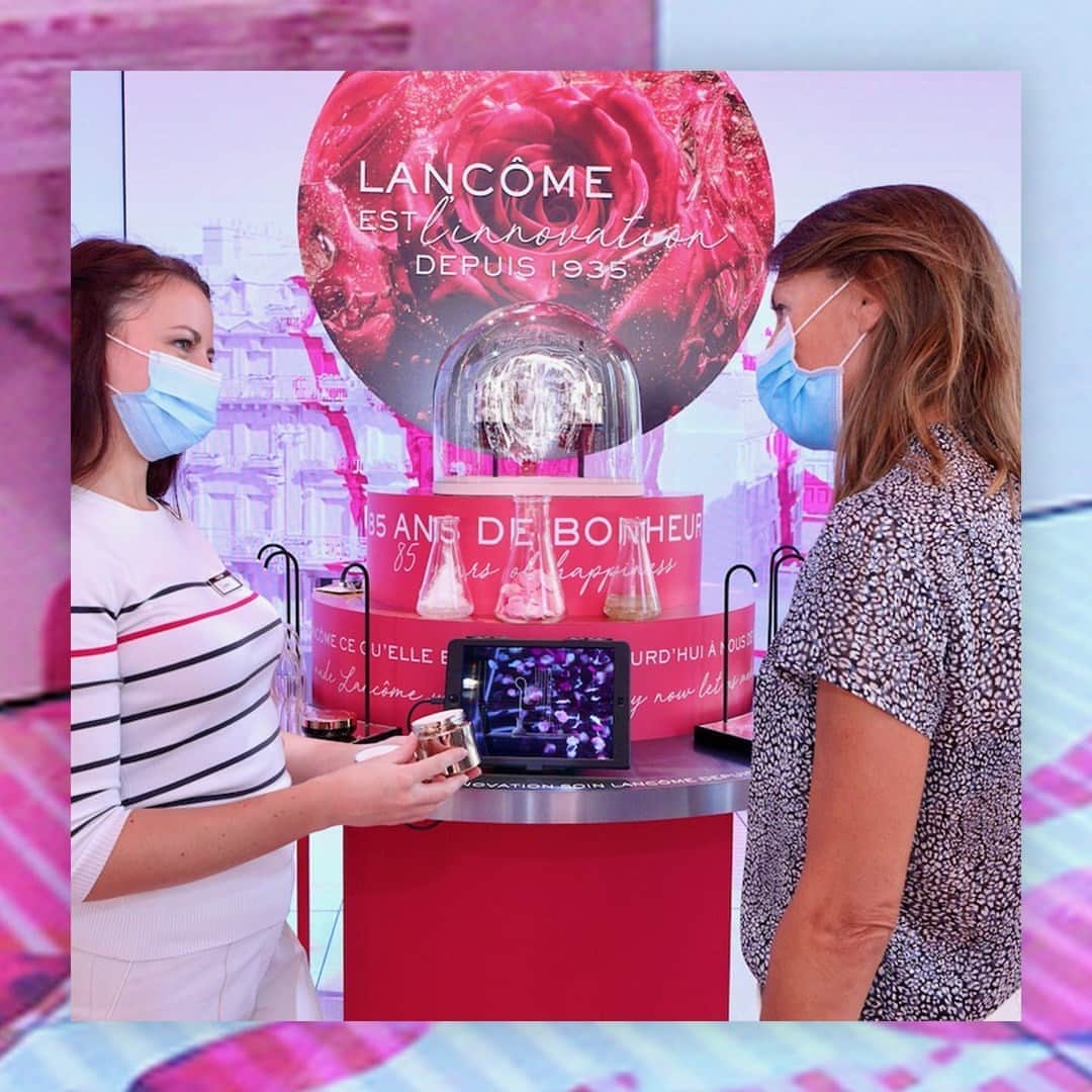 Lancôme Officialさんのインスタグラム写真 - (Lancôme OfficialInstagram)「Lancôme invites you to celebrate the brand's 85th anniversary at the House of Happiness on the Champs-Élysées, in Paris. What is your best memory of Lancôme? #Lancome #Flagship #HouseofHappiness #Champselysees」10月1日 5時29分 - lancomeofficial