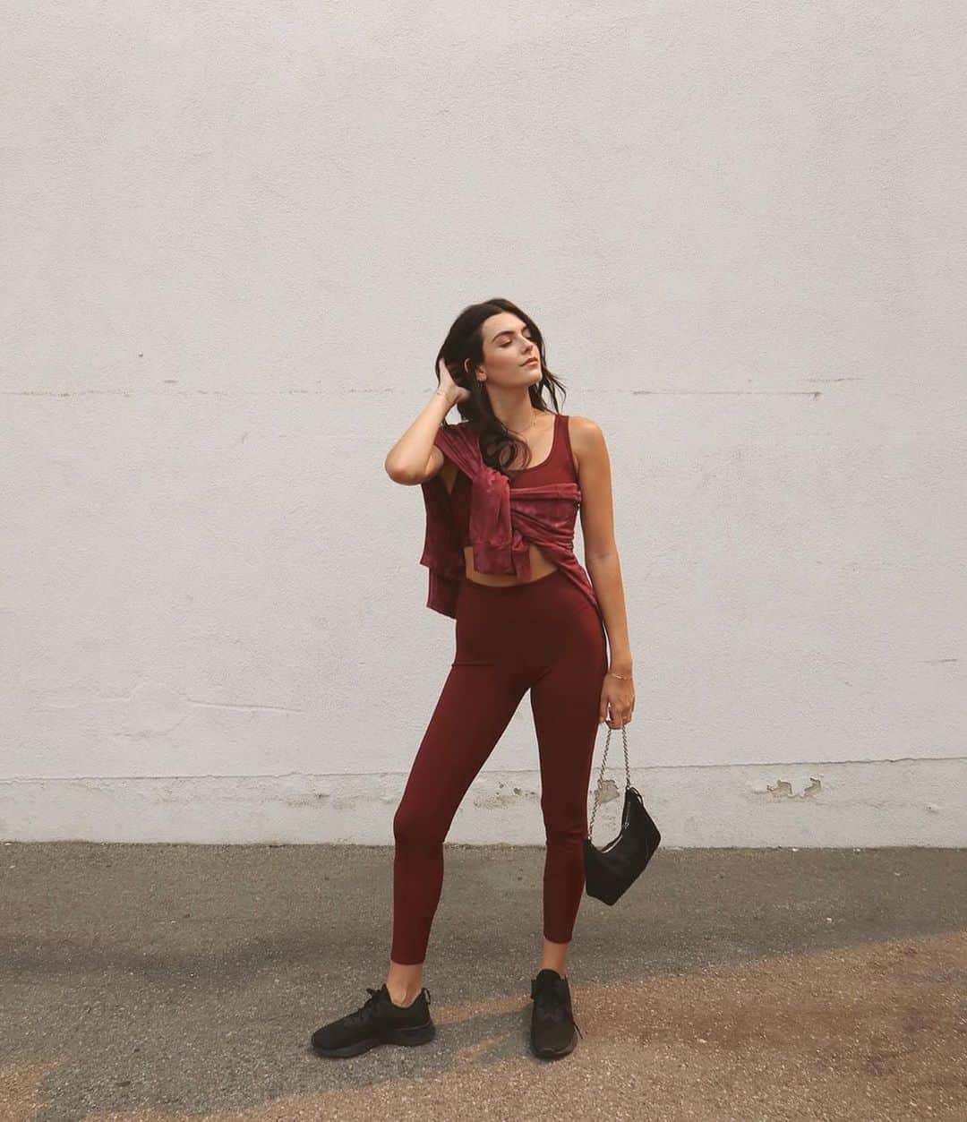 Target Styleのインスタグラム：「It'll be the moody maroon for us. 🖤 #JoyLab 📷: @juliafriedmann」