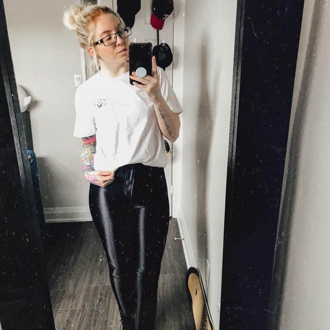のインスタグラム：「Our Disco Pant will never go out of style! Just ask @howlesque. 😊 Link in Bio. Tag us for a feature. . . #AmericanApparel #TheOriginal #DiscoPant」