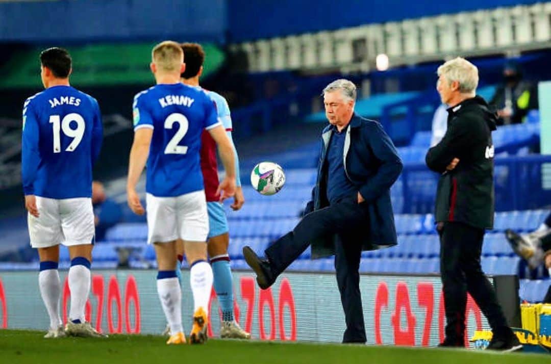 カルロ・アンチェロッティのインスタグラム：「Through to the Quarter Finals. Good work Team. #COYB」