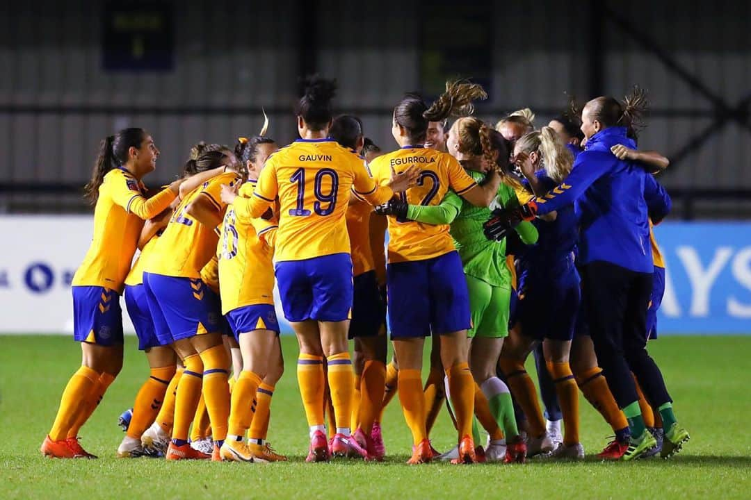 エヴァートンFCさんのインスタグラム写真 - (エヴァートンFCInstagram)「Congratulations to @evertonwomen on reaching the #WomensFACup final! 👏 #SpiritOfTheBlues 🔵」10月1日 6時20分 - everton