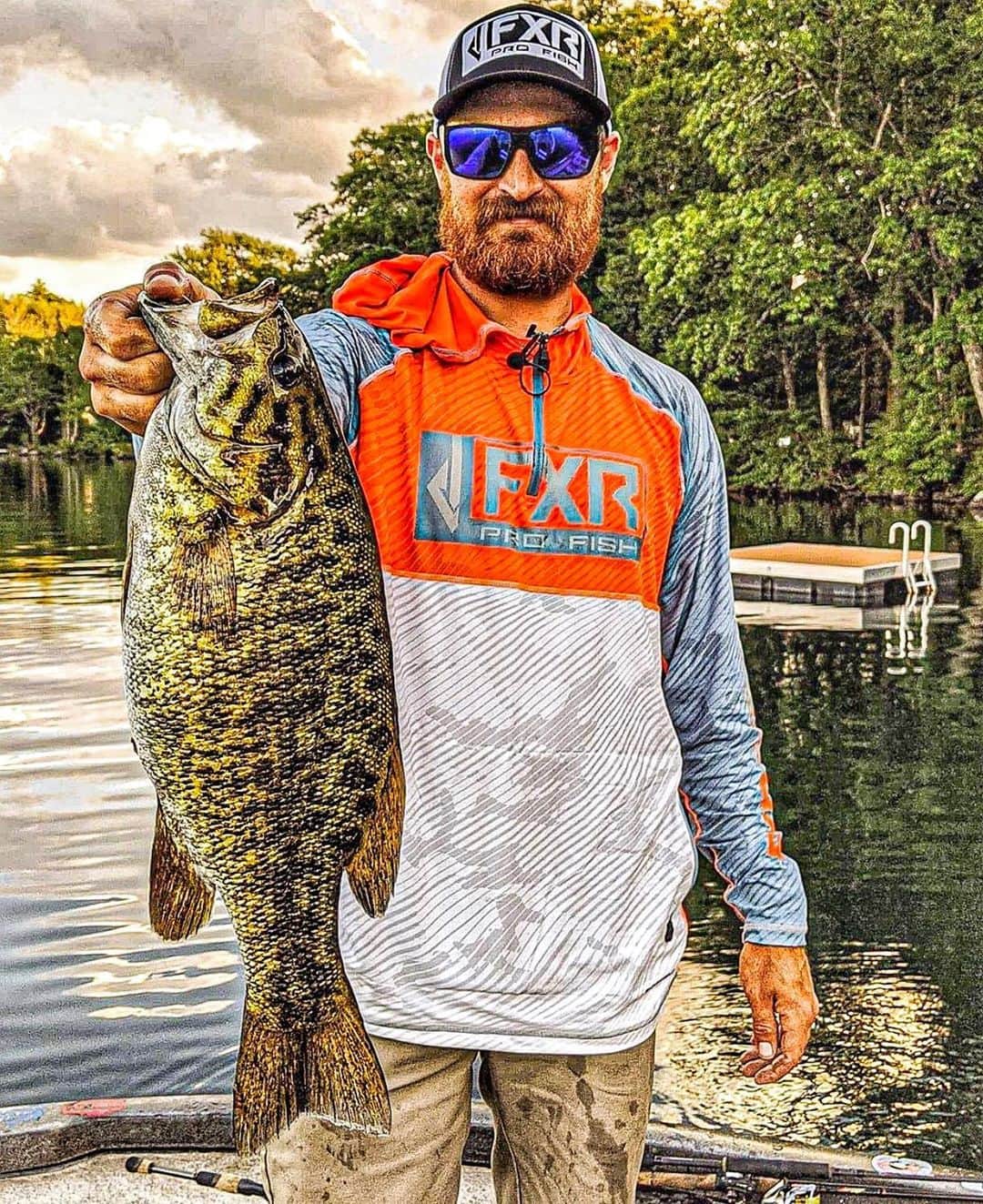 Filthy Anglers™さんのインスタグラム写真 - (Filthy Anglers™Instagram)「Product feature Wednesday: This photo is so good it almost looks fake right?! Our good friend @andrew_knowlton landed his new PB smallie a few weeks ago while wearing his go to Filthy Webster EP polarized sunglasses. The quality in these lenses are unmatched, the best part it’s under $100. These are designed with light weight polycarbonate so they will never shatter doing damage to your eyes. The polarization is a encapsulated polarization so it will never fade or scratch like many of the competitors. Check out our full line of Encapsulated Polarized (EP) Sunglasses today and you could catch big fish just like Andrew 😉-Congrats on the PB buddy you are Certified Filthy www.filthyanglers.com #fishing #sunglasses #polarized #smallmouth #nature #monsterbass #anglerapproved #bigfish #catchandrelease #hunting #bronzeback #getfilthy」10月1日 6時45分 - filthyanglers