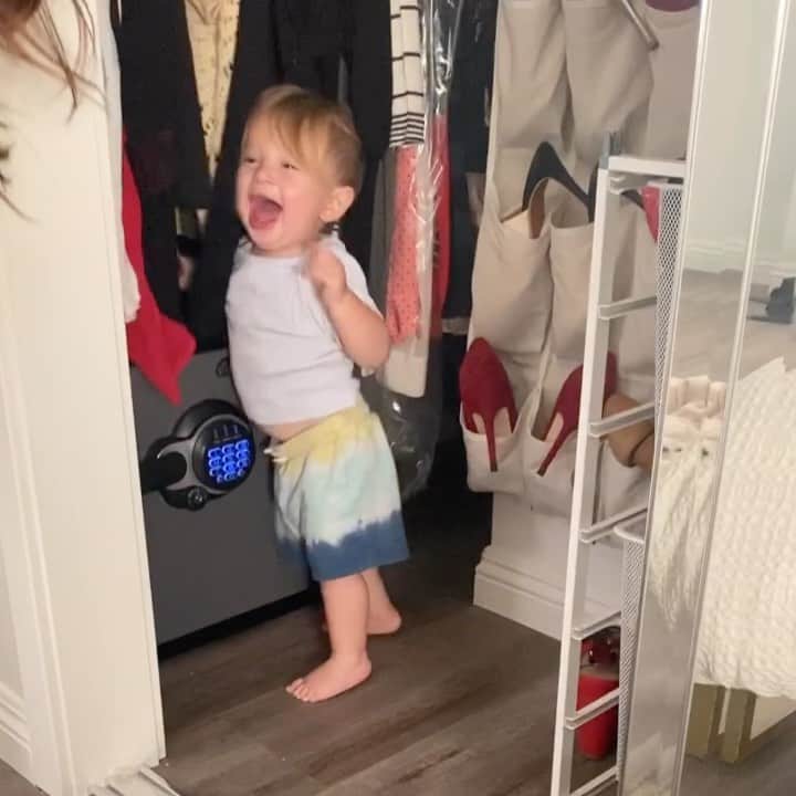 カミーユ・グアティのインスタグラム：「Our cheeky little monkey」