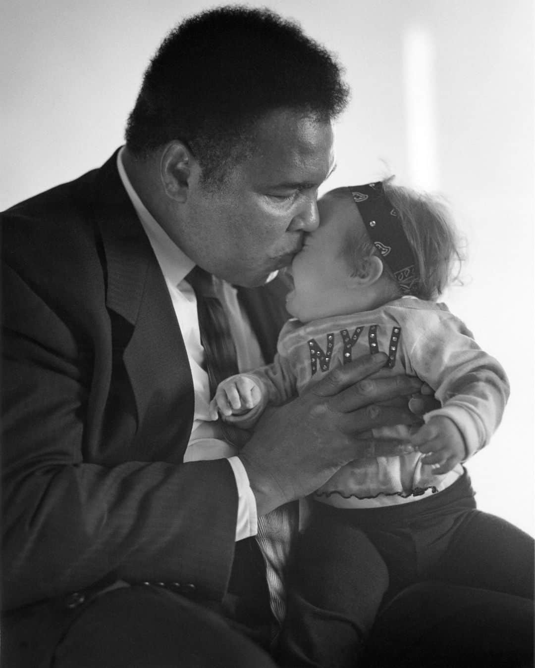 ブルース・ウェーバーさんのインスタグラム写真 - (ブルース・ウェーバーInstagram)「Muhammad Ali was not just one of the greatest American athletes, but a symbol to everyone that there is no price tag on freedom. The first time I met him was at Gleason’s Gym in Brooklyn—he hugged me and wouldn’t let go. As time went on, his heart grew to embrace all people, regardless of race. —— From my new story for ICON — “Get in Good Trouble” — celebrating the legacy of John Lewis and reflections on fellow Freedom Fighters. —— Editor in Chief: @andreatenerani Creative Director: @lucastoppinistudio @iconmagazine.it #ICON #ICONmagazine @MuhammadAli #MuhammadAli.」10月1日 7時35分 - bruce_weber