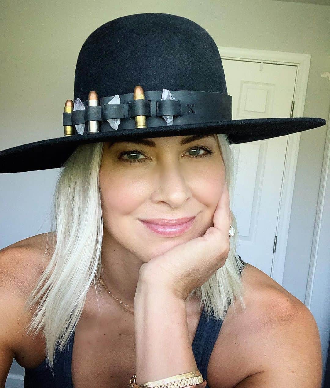 ブリタニー・ダニエルのインスタグラム：「Love my new custom hat by @hatmanjacks . Ya’ll we designed this hat virtually and had a blast doing it. Thank you @petesandsman for connecting me with the Uber talented @hatmanjacks #custommadehats #hatmanjacks #customhats #notanad」