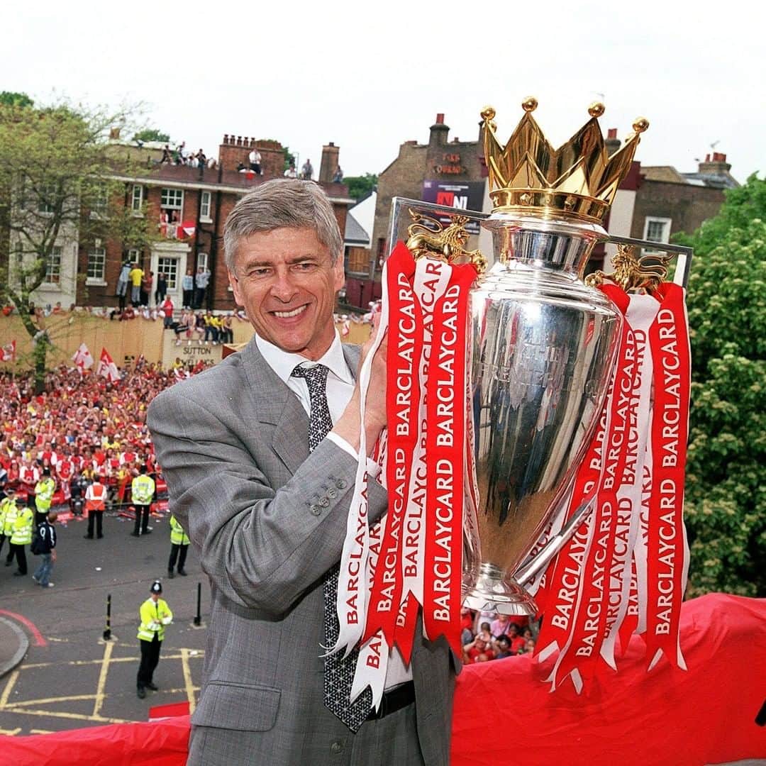 プレミアリーグさんのインスタグラム写真 - (プレミアリーグInstagram)「Arsene Wenger became Arsenal manager on this day in 1996 💖」10月1日 18時49分 - premierleague