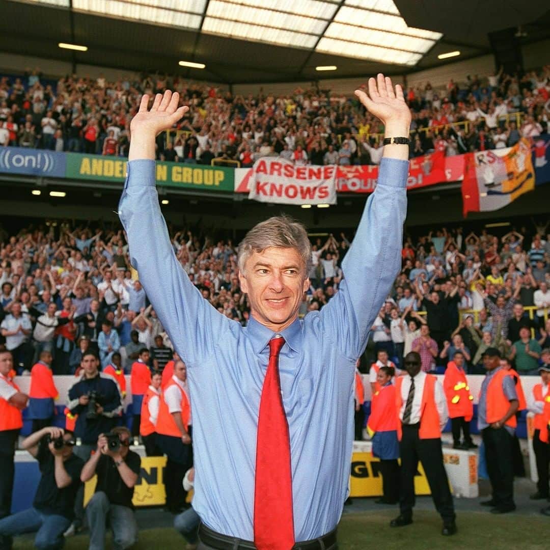 プレミアリーグさんのインスタグラム写真 - (プレミアリーグInstagram)「Arsene Wenger became Arsenal manager on this day in 1996 💖」10月1日 18時49分 - premierleague