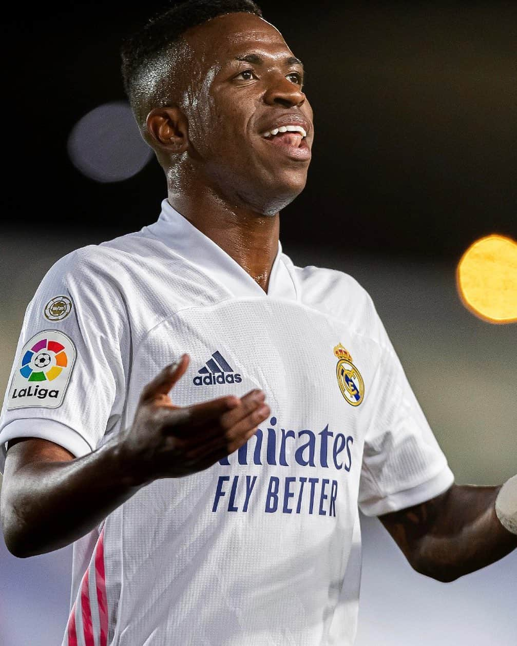 LFPさんのインスタグラム写真 - (LFPInstagram)「'Vini', vidi, vici. 😎💜  #LaLiga #LaLigaSantander #RealMadrid #Vinicius #Football #Goals #HayQueVivirla #YouHaveToLiveIt」10月1日 17時26分 - laliga