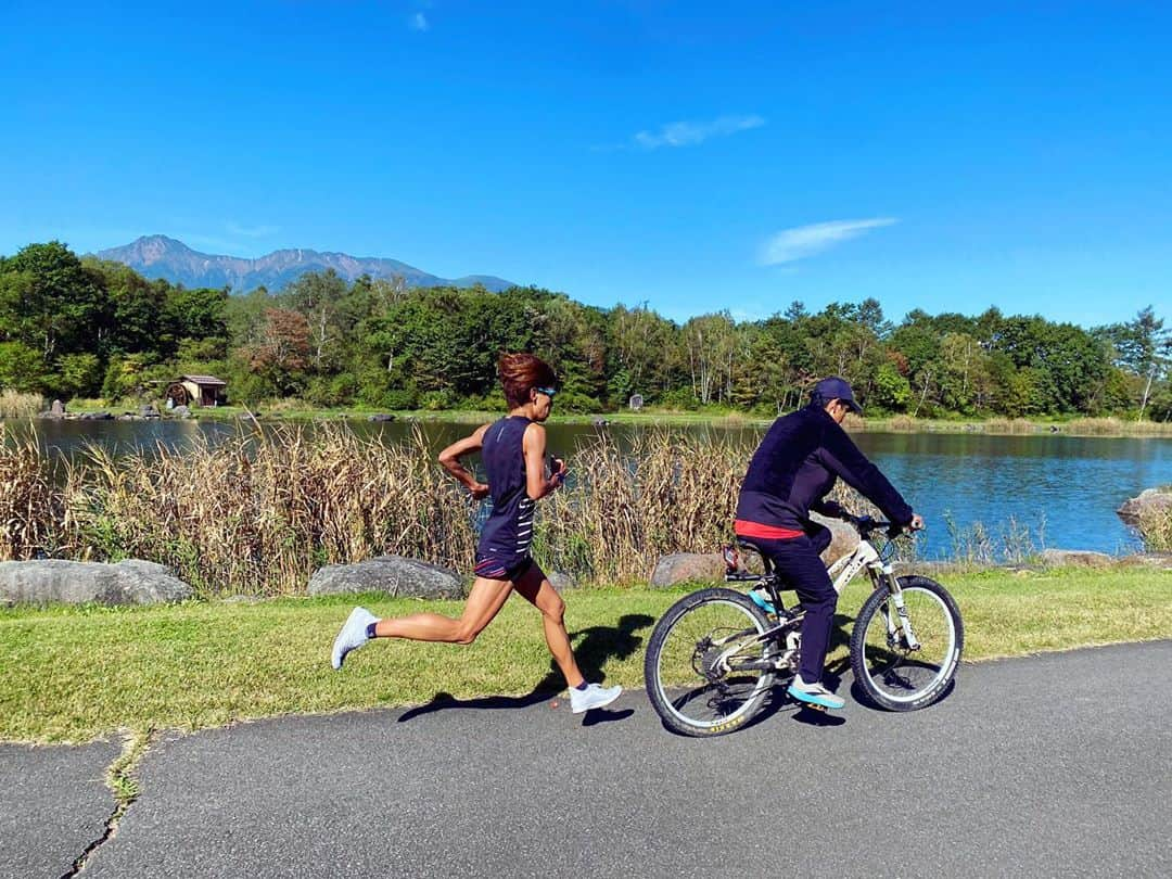 神野大地さんのインスタグラム写真 - (神野大地Instagram)「マラソントレーニング！🏃‍♂️🏃‍♂️ #富士見合宿 #野辺山 #newbalance  #FuelCell #marathontraining」10月1日 17時25分 - daichi_0913