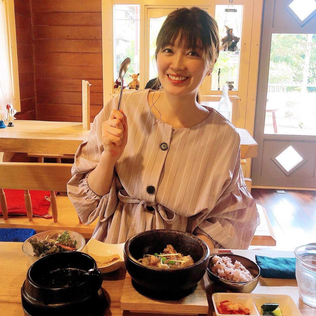 のインスタグラム：「. チーズダッカルビ🍴美味しかったー🤤 . . ちゃんとお化粧して髪もセットして お出かけしたの久しぶりな気がする🎶 . #妊婦 #妊婦生活」