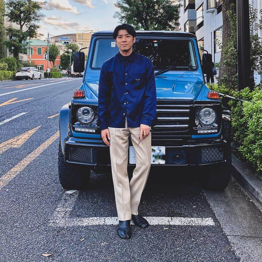 黄皓さんのインスタグラム写真 - (黄皓Instagram)「服が楽しい、いい天気になってきた👗  Shirts: #prada  Trousers: #maisonmargiela  Shoes: #maisonmargiela #tabiboots  Car: #mercedesbenz #heritageedition  @prada @maisonmargiela」10月1日 17時31分 - haohaohaokun