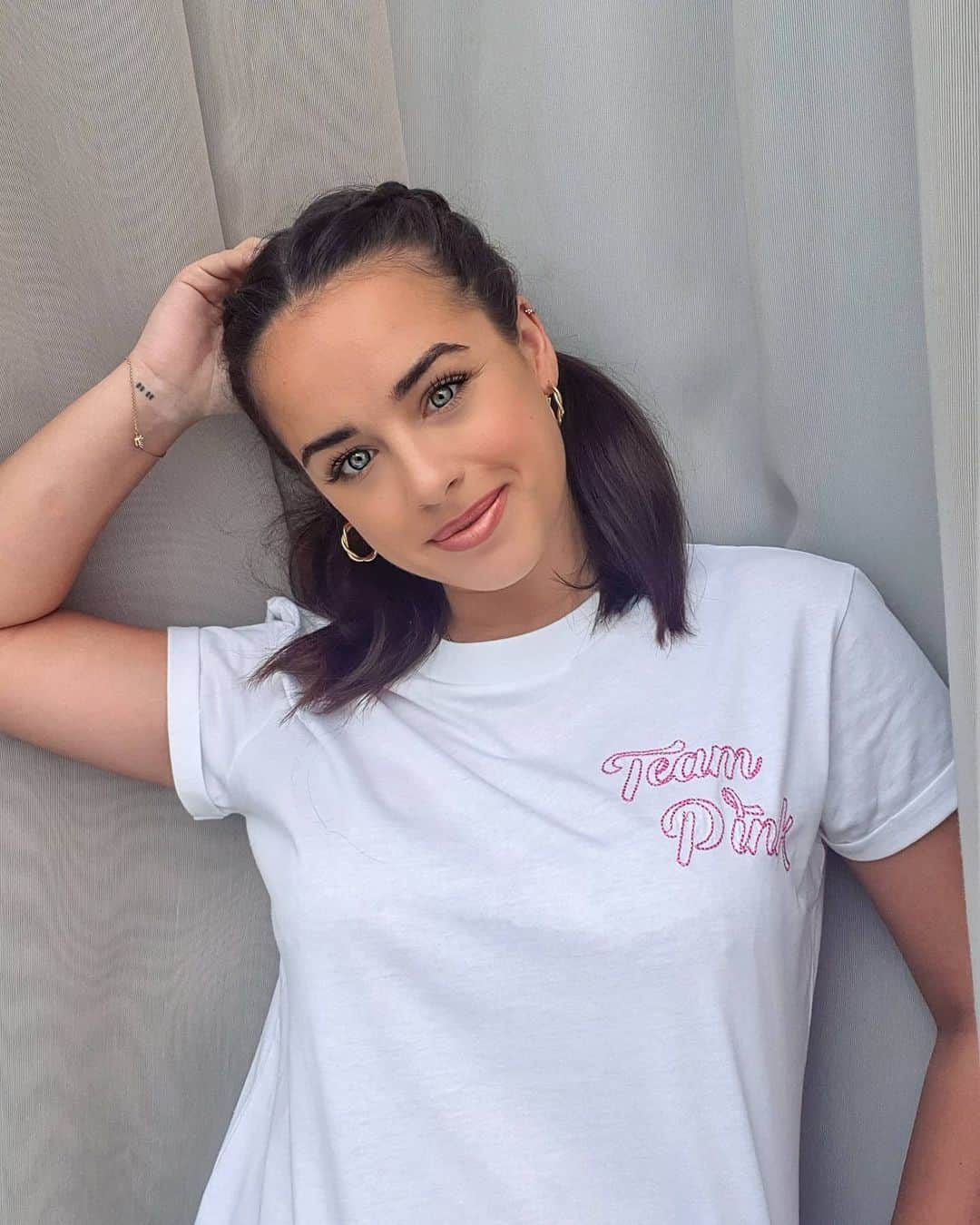 ジョージア・メイ・フットのインスタグラム：「I am so pleased to be supporting the #asdaTickledPink again this year! 💕 Supporting @breastcancernow and @coppafeelpeople 🖐🏼   This cause is so close to my heart and i am wearing my @asda Tickled Pink t-shirt with pride 🥰  Thank you to everyone who purchases the Tickled Pink products this year and continue to show their support and raise awareness 💕」