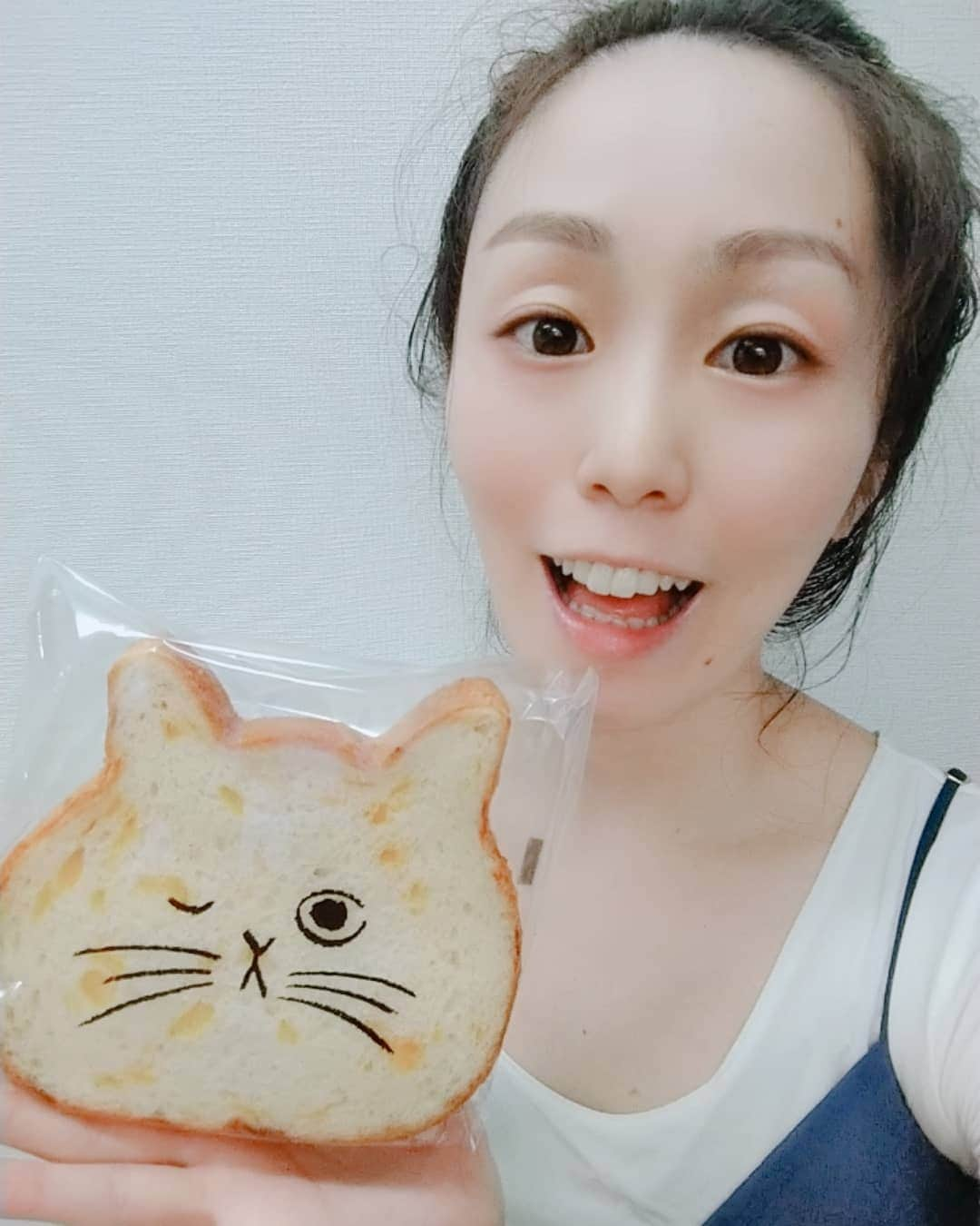 悠木あやねさんのインスタグラム写真 - (悠木あやねInstagram)「😻😻😻💕  #ねこねこ食パン #ねこねこチーズ #東京ねこねこ #東京ねこねこ銀座店 #東京ねこねこ食パン #チーズ #食パン #悠木あやね #AyaneYuki #YukiAyane #カプセルエージェンシー #capsuleagency #AV女優 #セクシー女優 #アダルト女優 #女優 #pornstar #model #nudemodel #beauty #sexymodelsgirls #asiangirls #asiandoll #asianbeauty #asiansexy #japanesegirl #japanesegirls」10月1日 17時51分 - yukiayane0926