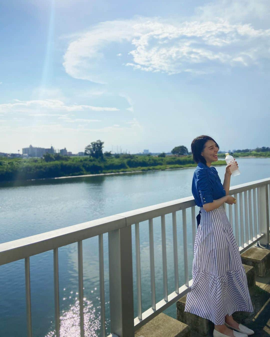 相楽伊織さんのインスタグラム写真 - (相楽伊織Instagram)「☀️💙  いいロケーション🍃 暑かったけど、楽しかったな〜☺︎  10/5「GIRLS STREAM02」発売です💟 チェキも是非応募してね(^^)  #相楽伊織 #ガルスト」10月1日 17時57分 - _iorisagara264_