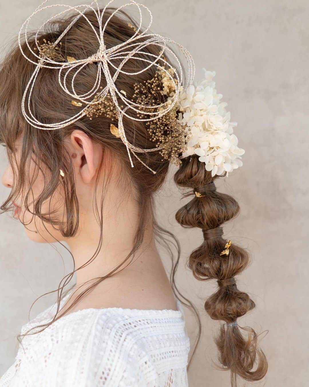 Waco Chacoさんのインスタグラム写真 Waco Chacoinstagram 金箔と水引付きの髪飾りセット こちらは先日撮影した 髪飾りセット 金箔や水引を芸術的にヘアアレンジに加えてもらいました 素敵なヘアアレンジをしてくれた Eight Hair が教えてくれた水引や