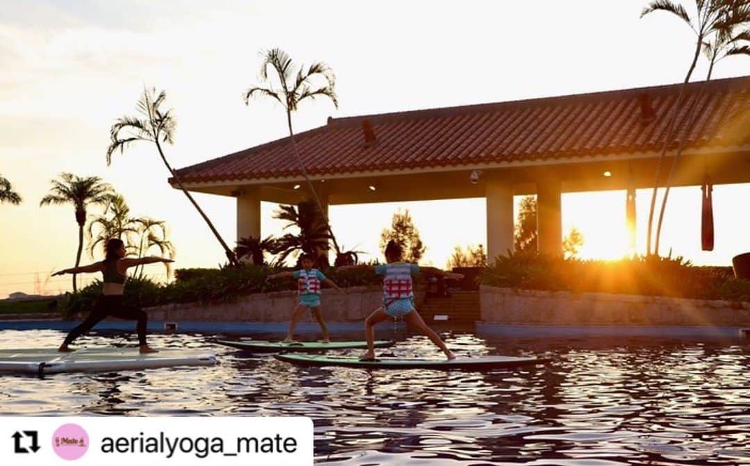 Okinawa Marriott Resort & Spa 【公式】のインスタグラム：「うちなー時間を体感できます。supの上で夕陽を眺めるものおすすめです！  #Repost @aerialyoga_mate with @make_repost ・・・ SUPヨガはじまりました🧘‍♀️🏄‍♀️  @okinawa_marriott  ガーデンプールにて、サンセットサンライズサップヨガSTART。  #okinawa  #supyoga #poolactivities  #sunset  #沖縄旅行」