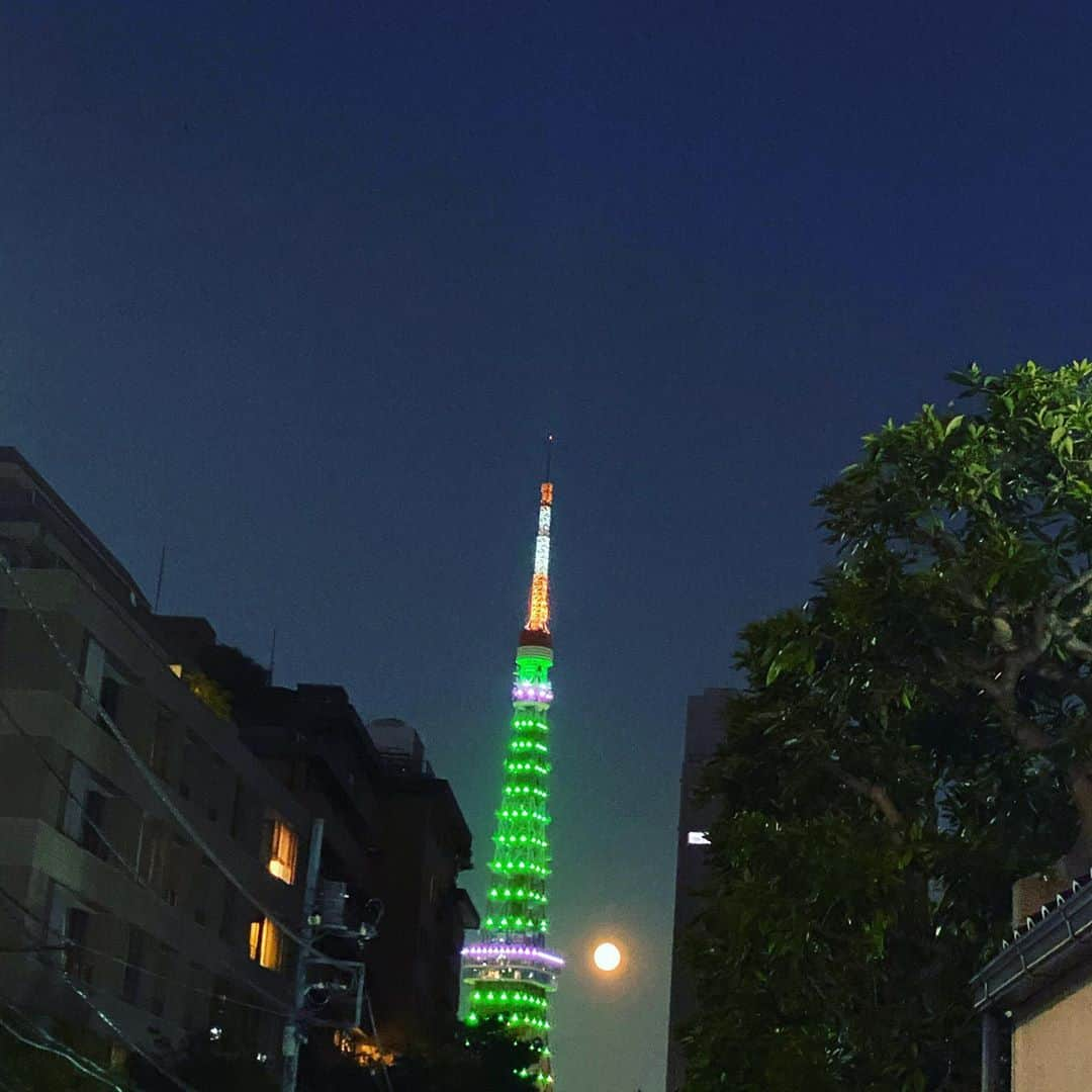 天沼知恵子さんのインスタグラム写真 - (天沼知恵子Instagram)「中秋の名月🌕」10月1日 18時07分 - amanuma_chan.impact_a_body