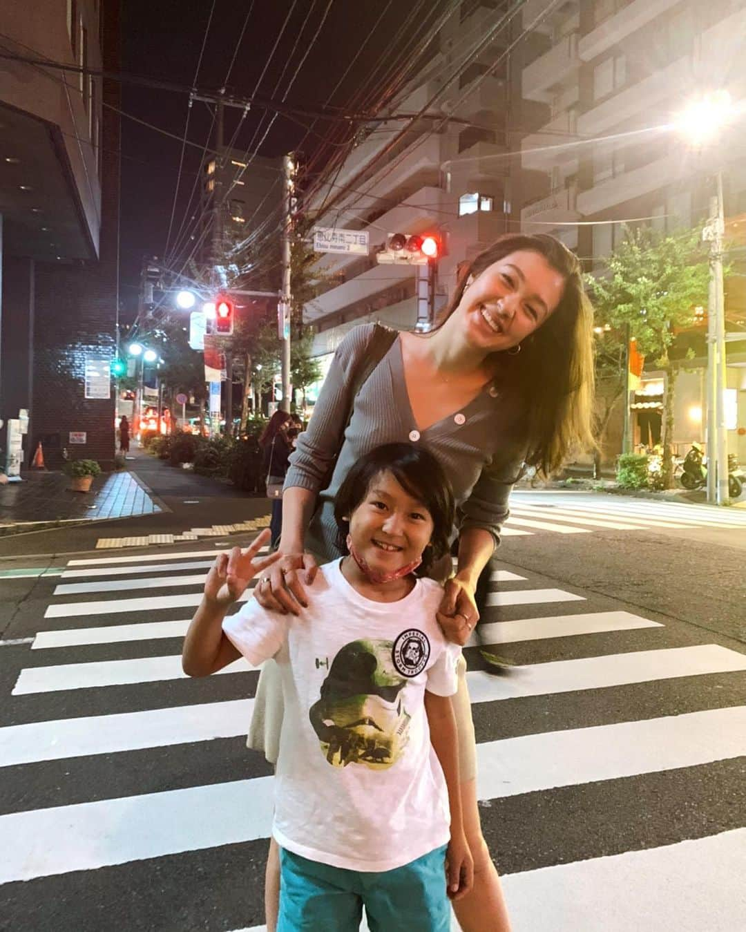 香華（KOuKA）のインスタグラム：「A wonderful sushi dinner with my favourite little man (who’s all grown up!! 🥺🥺) Can’t believe it’s been three years since I was last home 🍣❤️」