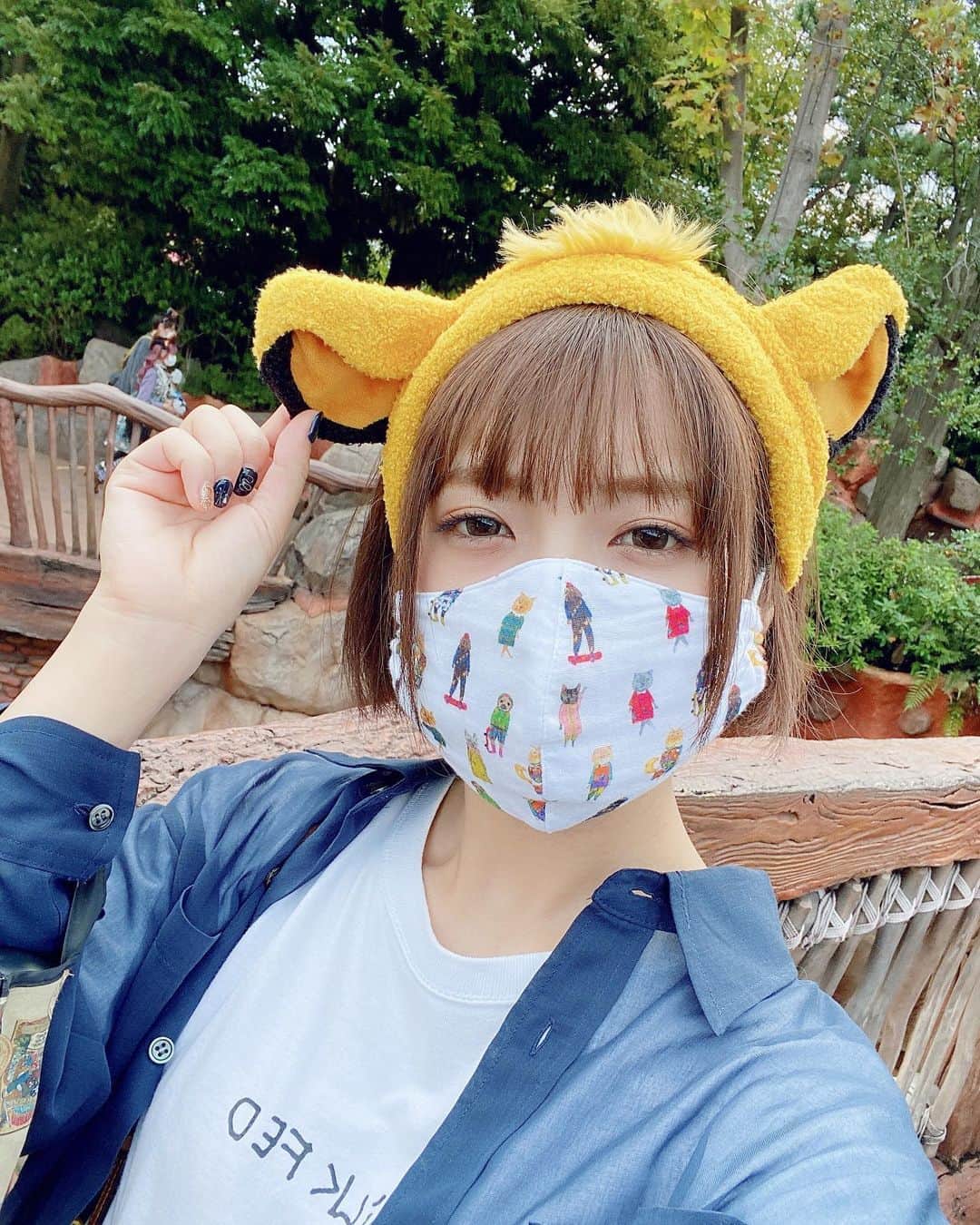 のインスタグラム：「久々のディズニーランド🦁  #ディズニー  #ディズニーランド  #美女と野獣 #ポップコーンバケット  #楽しかった」