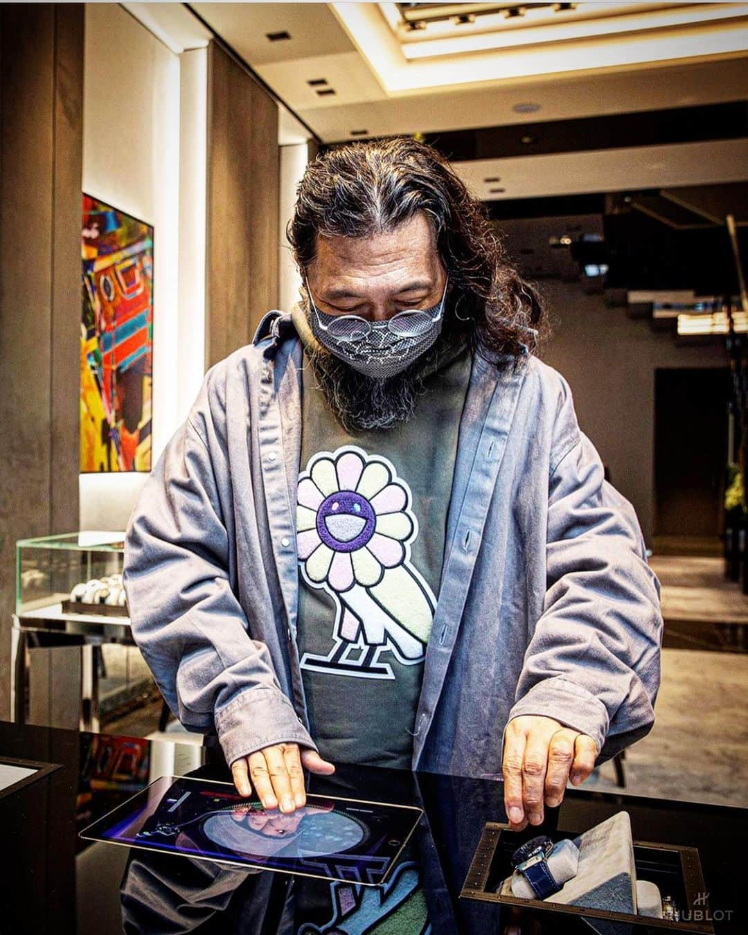 村上隆さんのインスタグラム写真 - (村上隆Instagram)「It's getting closer and closer! @hublot @hublot_japan」10月1日 18時20分 - takashipom