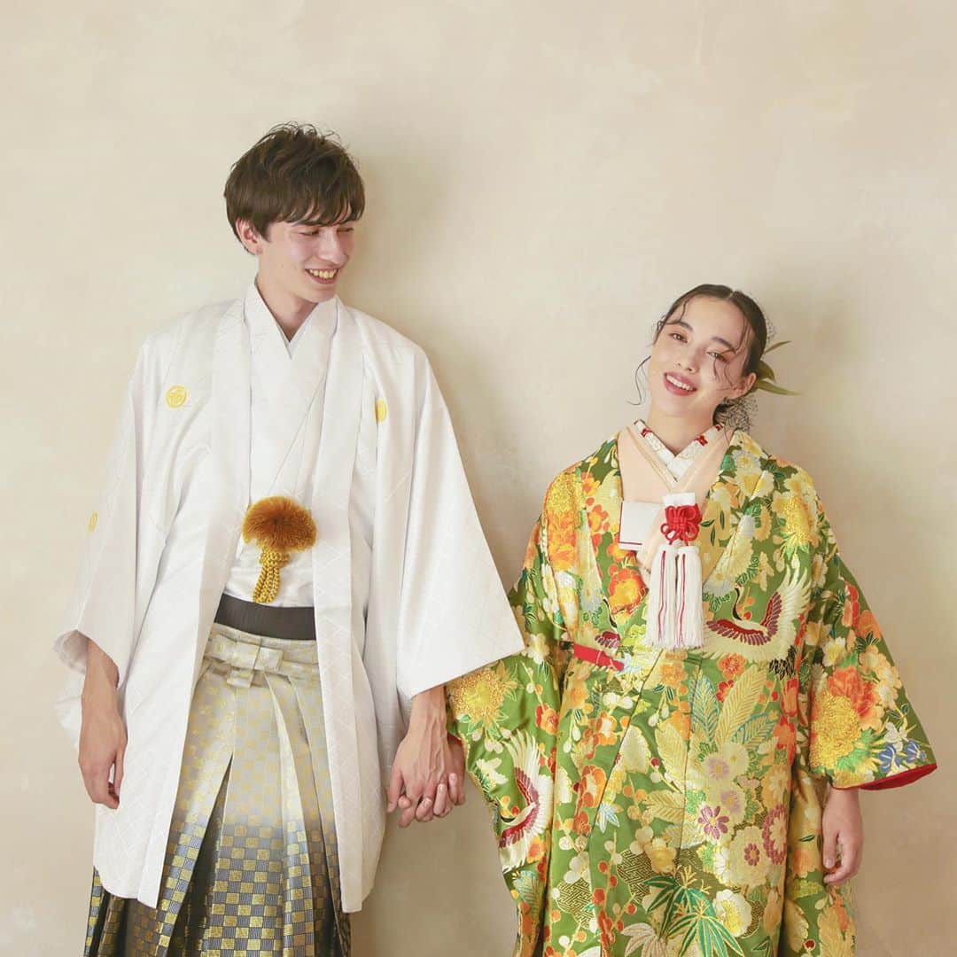 CLAIREのインスタグラム：「ラフな和装ショットも2人らしさが出て、オススメです✨ ・ @clairebridalstudio」