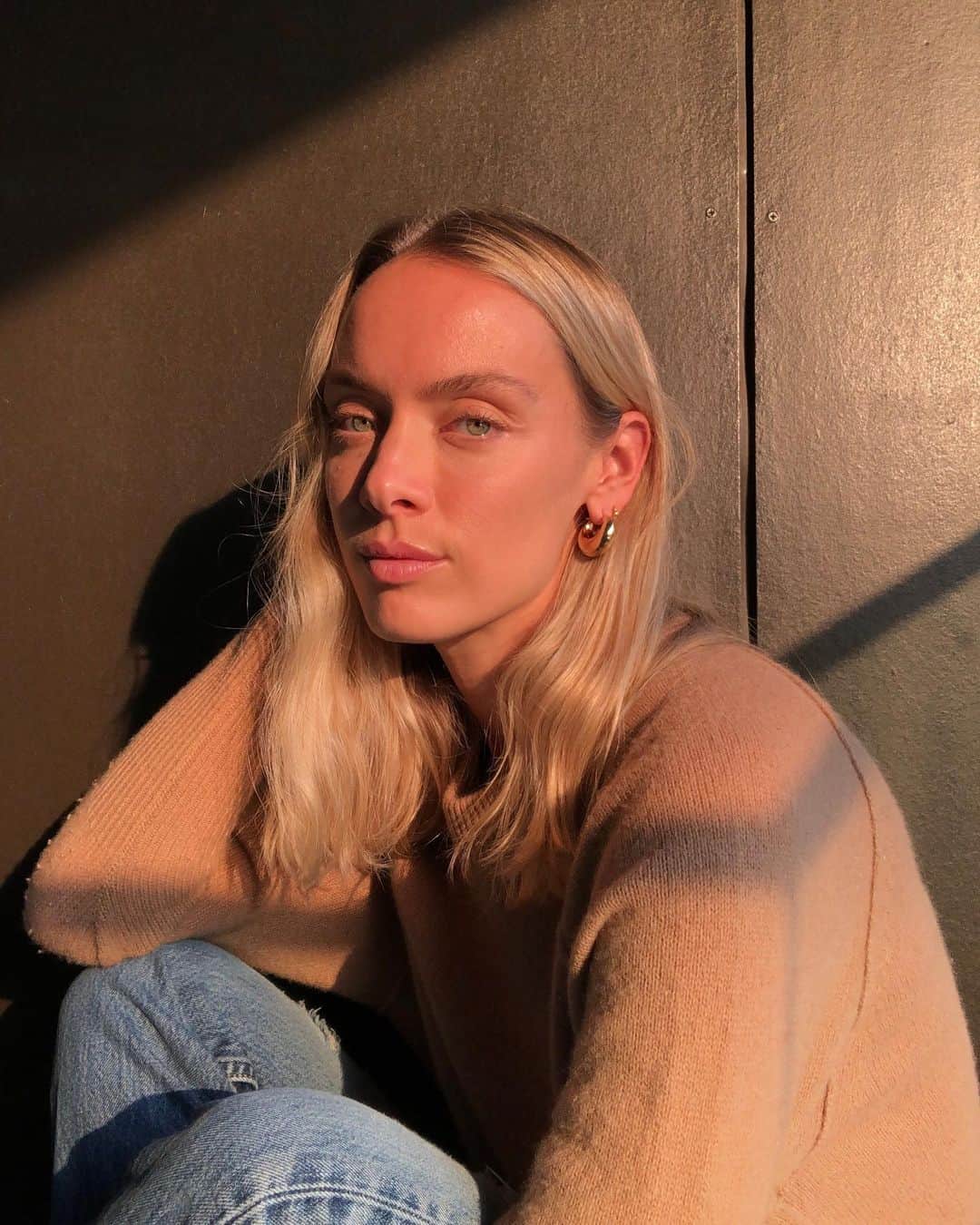 レイチェル・スカーステンのインスタグラム：「Sunsets are the OG filter 🌅」