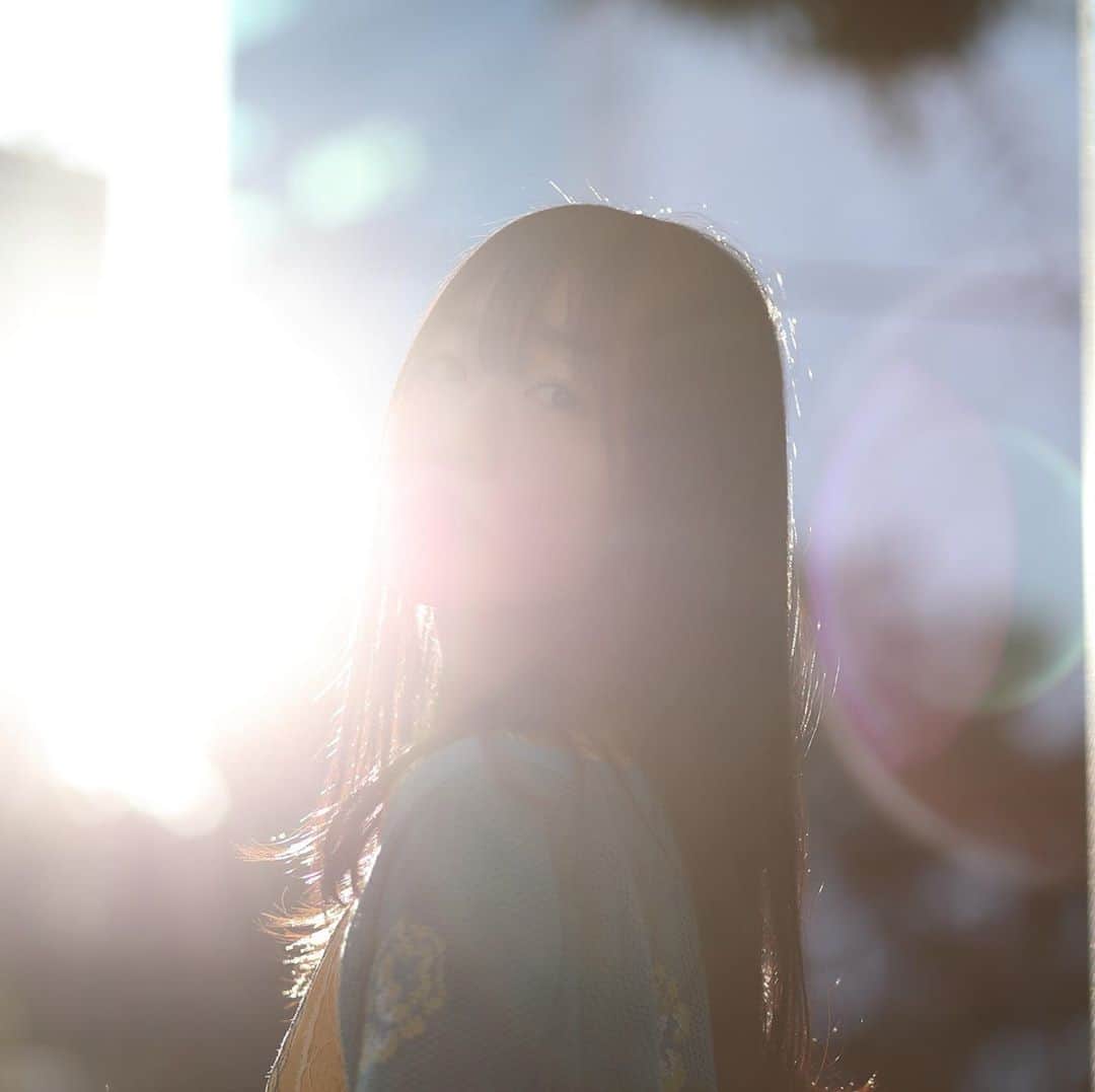 のインスタグラム：「おはようございます！  今日から10月。 頑張っていこー！  #ポートレート撮影 #portraitphotography  #朝日が眩しい #光の輪  #渋谷区 #渋谷駅前 #渋谷駅 #朝の渋谷は静か」
