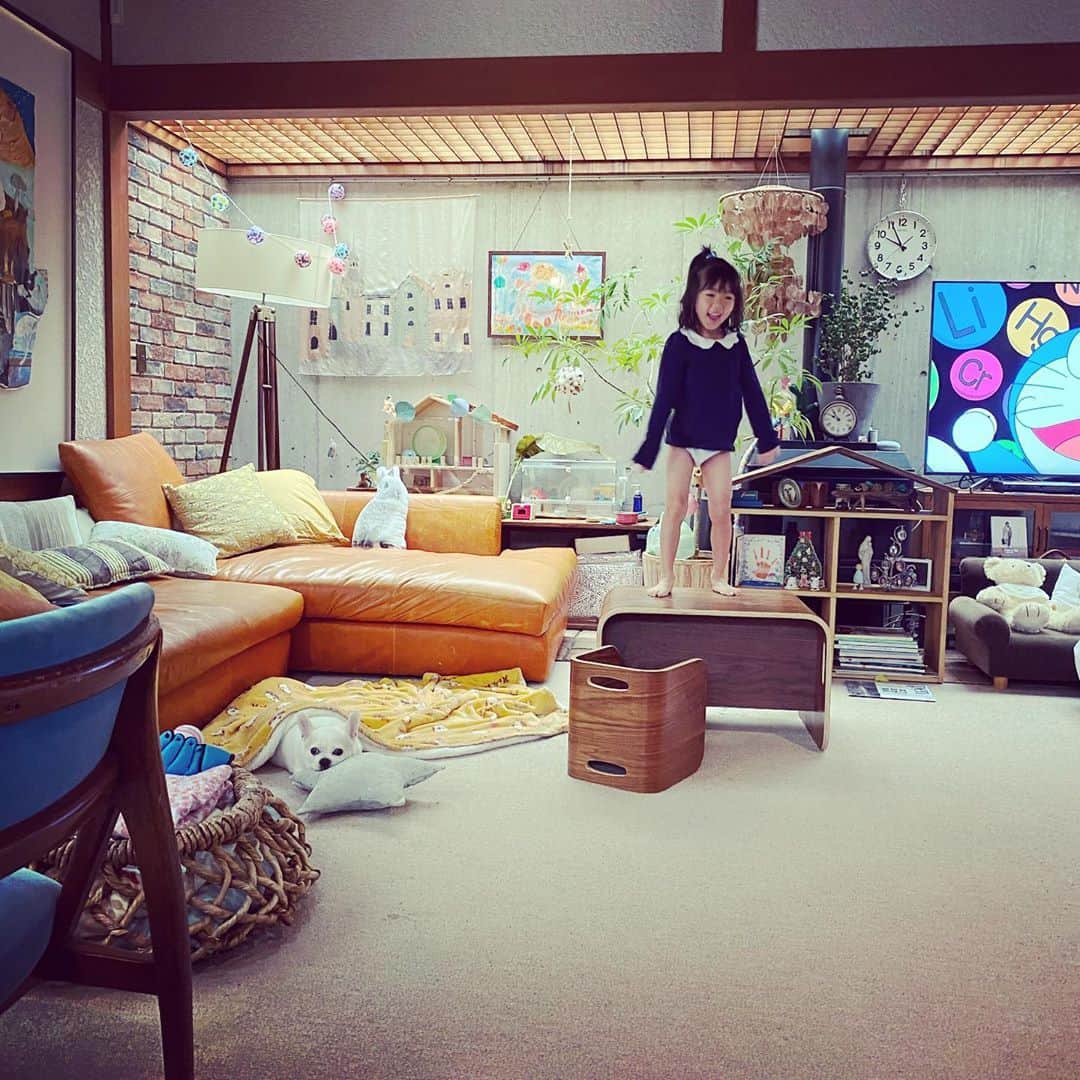 森本千絵さんのインスタグラム写真 - (森本千絵Instagram)「#都民の日  幼稚園支度して 気づく  休みだと  で、こうなる」10月1日 10時03分 - chiemorimoto_goen