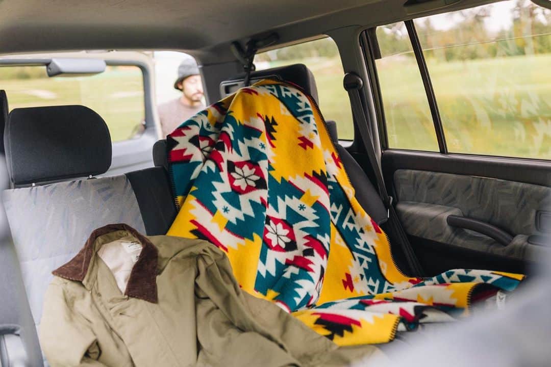 Snow Peak Apparelさんのインスタグラム写真 - (Snow Peak ApparelInstagram)「﻿ Snow Peak × PENDLETON﻿ ﻿ October 2nd Pre-Order Start﻿ October 17th Launch﻿ ﻿ Doublesize Muchacho Blanket﻿ ﻿ Made in USA﻿ ﻿ Color : Navy , Yellow﻿ Size : about 163 × 112cm﻿ Price : ¥38,000 + tax﻿ ﻿ ﻿ ﻿ NOASOBI﻿ embrace your nature」10月1日 10時05分 - snowpeak_apparel