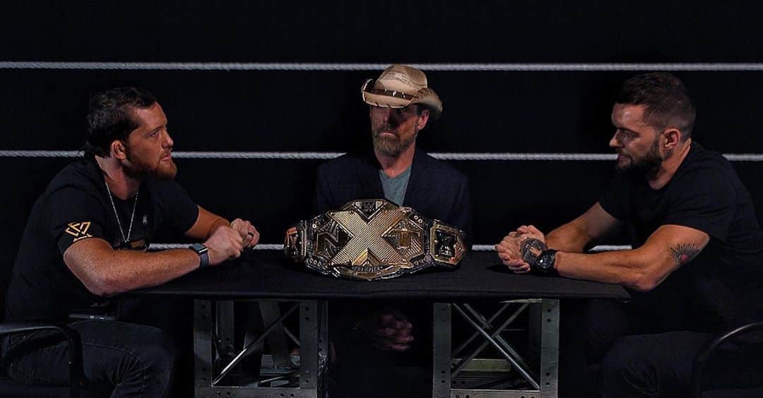 WWEさんのインスタグラム写真 - (WWEInstagram)「#ShawnMichaels moderates the #NXTTitle face-to-face between @korcombat & @finnbalor RIGHT NOW! Who will leave #NXTTakeover as #WWENXT Champion?」10月1日 10時34分 - wwe