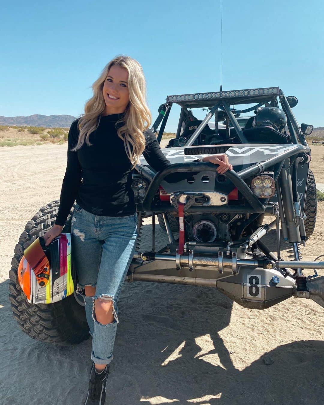 Lindsay Brewerさんのインスタグラム写真 - (Lindsay BrewerInstagram)「Off roading was a blast🤩 thanks @adventure.offroad for letting me rip this around!🤟🏼」10月1日 10時44分 - lindsaymariebrewer