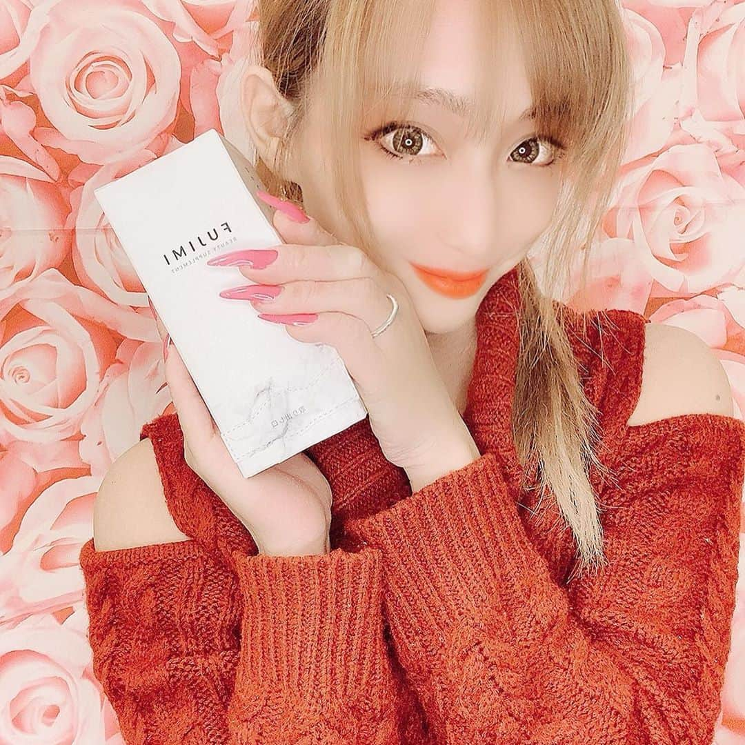 矢沢なりのインスタグラム：「内側から綺麗に🥰💕 リピート🎀 春夏秋冬ある日本では気候によって肌の調子も違くなってくるもの🙏🙏🙏 だから今一度肌診断をして今の悩みに合わせたサプリを組み合わせてもらったよ🧚#fujimiサプリ さん😍神💕  今回私が組み合わせてもらったのは、 #レスベラトロール #アスタキサンチン #ビタミンB #フィッシュオイル #ビタミンACE だよ🎀それぞれほ役割は写真最後の方に載せてあるよ❣️✨ これからの季節はどんどん外に出ていく仕事も増えてるのでこの小分けサイズはとても便利なの🥺✨  サプリメント意味ないって言う人もいるんだけど、私はそうは思わない🥰 体の内部を覗くことは出来ないけどお肌はすごく調子よくなるし、自分にご褒美をあげてるきぶんになるもの💖✨  ストーリーもチェックしてね💟 ✄--------------- ｷ ﾘ ﾄ ﾘ ---------------✄」