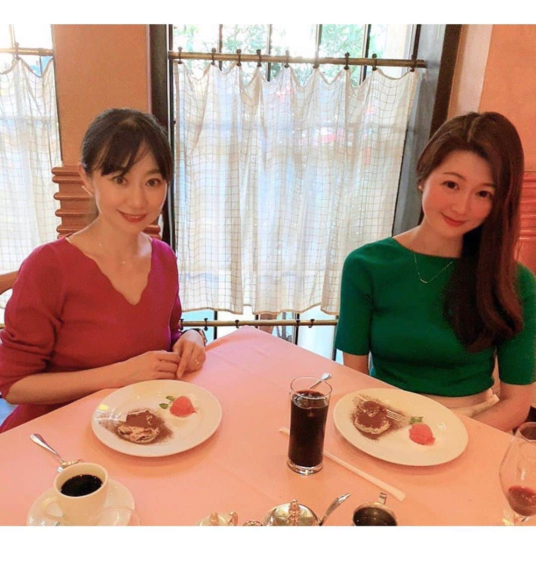 花田浩菜のインスタグラム：「久しぶりに家族以外とランチした日🍽❤️ 三児のママに見えなさすぎるしゅんりさん🥺❤️（しかもほぼ年子なんて信じられない🥺🥺）私が大好き過ぎてw、いつも時間があっという間🥺 綺麗なママ過ぎて、なのに面白くて子供のことも思いやり深くて❤️学ぶことがたくさんです✨#アントニオ のパスタ、とーっても美味しかった✨ . . この前の日に仕事の合間に#リリーオン横浜店 ではじめて#ソニックフィット の施術を受けていたのですが、しゅんりさんにお肌褒めて頂いたのが本当〜に嬉しかった✨🥺❤️ 最近自宅でもトレーニング始めて、顔色も良くなったなあと自分でも思い始めてきたのですが、@rilleeon.yokohama で受けたソニックフィットは本当に良かったです✨ 全く痛くなく、最後に載せた動画のようにマッサージ受けてる感じで流してくれるのですがその日の即効性が凄くてびっくり✨（恐らく私は浮腫みやすいからそれがとれたためだと思います。） 顔痩せだけでなくお肌のターンオーバーにも良いらしく、加工なしでつやつやになりました😊❤️ 顔の状態を見ながら左右差も考えて私の場合は張っている右側を多めにかけてくださったり、オーダーメイドな感じも凄く良くて感激🥺 ほんと良かったのでまた来月も予約しました！2、3週間後にも効果が出てくるようなので、また次回も楽しみ💕 . . @rillee_on @rilleeon.yokohama #リリーオン #リリーオン横浜 #ソニックフィット #リフトアップ #小顔 #顔痩せ #エステ #ママ美容 #美肌 #男の子ママ #女の子ママ #2児のママ #表参道ランチ #アントニオ南青山本店 #beauty #l4l #happy #happydays」