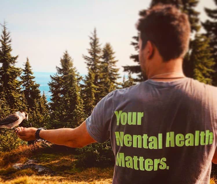 イグナシオ・セルキオのインスタグラム：「For the past 4 years, on my brothers bday, I do something that will challenge me physically and connect me to nature. Today I celebrate him and every soul we have lost to suicide and those still fighting some sort of mental illness every single day. You are all warriors and I admire your strength because we don’t choose the illness, it chooses us. . . . . 💚 . . . .   Durante los últimos 4 años, en el cumpleaños de mi hermano, hago algo que me desafíe físicamente y me conecte con la naturaleza.  Hoy lo celebro a él y a cada alma que hemos perdido por el suicidio y aquellos que todavía luchan contra algún tipo de enfermedad mental todos los días.  Todos ustedes son guerreros y admiro su fuerza porque no elegimos la enfermedad, ella nos elige a nosotros. . . . . . .  #mentalhealthawareness #nostigma #yourmentalhealthmatters #endthestigma #hereforyou #yougotthis #mentalhealth #saludmental」