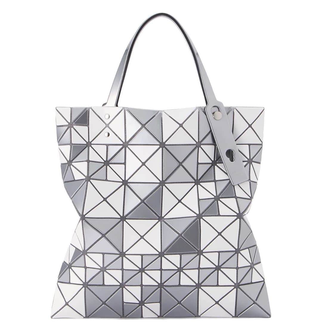 BAO BAO ISSEY MIYAKE Official Instagram accountさんのインスタグラム写真 - (BAO BAO ISSEY MIYAKE Official Instagram accountInstagram)「【NEW ITEM】ICHIMATSU  RELEASE MONTH October, 2020 ※By country, release month may be different.  #baobaoisseymiyake #baobao #isseymiyake #tote #ichimatsu」10月1日 11時24分 - baobaoisseymiyake_official
