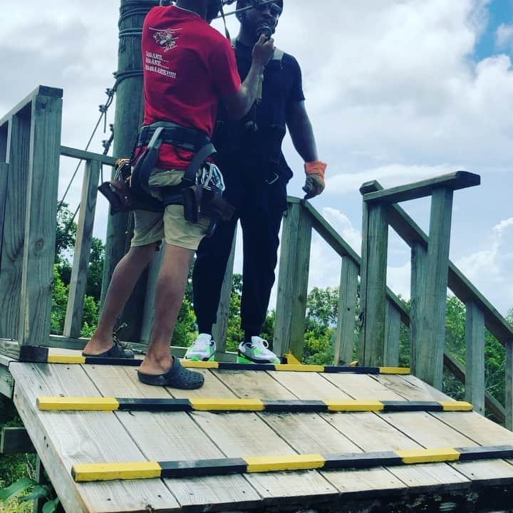 マック・メインのインスタグラム：「Had the time of my life today!! Did some sh*t I’ve never done and met a few dope people in the process!!! #LoveLiveLife #TrySomethinNew #MULA」