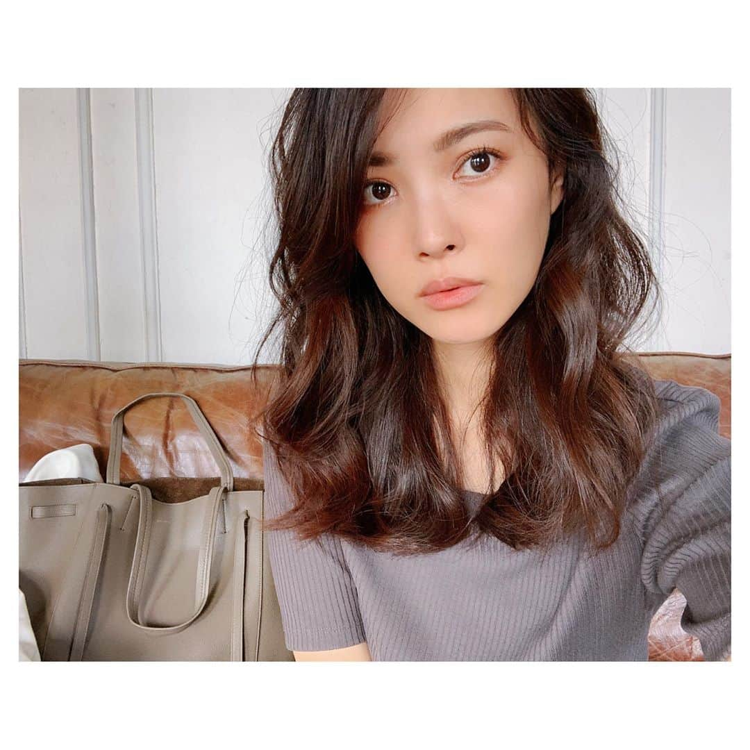 古川美有さんのインスタグラム写真 - (古川美有Instagram)「Photo shooting day☺︎ . 髪伸びました。 バッサリ行きたいなぁー でもここまで綺麗に伸びたのも久々だからしばらくキープしたい気もする… 悩む。。 #photoshooting #modeling」10月1日 11時53分 - miyukogawa