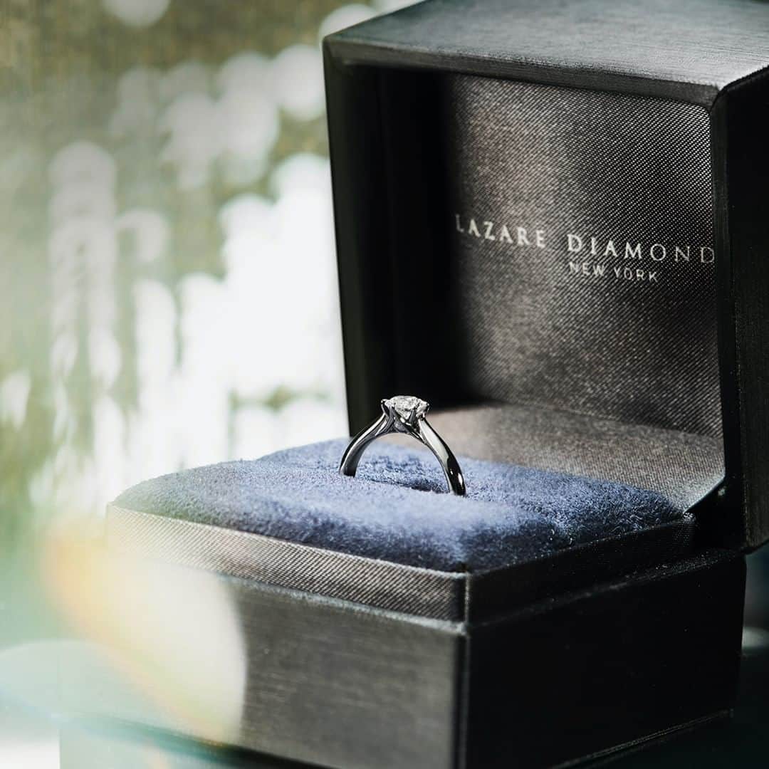 ラザール ダイヤモンド ブティック公式 | 婚約・結婚指輪さんのインスタグラム写真 - (ラザール ダイヤモンド ブティック公式 | 婚約・結婚指輪Instagram)「世界有数のダイヤモンドカッターズブランド「ラザール ダイヤモンド」。100 年を超える歴史とアイディアルメイク、NY の美意識から生まれる“The World's Most Beautiful Diamond®”その至高の輝きを永遠の愛に。  プロフィールのリンクからHPをご覧いただけます。﻿ → @lazarediamond_boutique  #結婚指輪 #婚約指輪 #マリッジリング #ブライダルジュエリー #エタニティリング #エンゲージリング #marriagering #bridaljewelry #engagementring #結婚指輪選び #婚約指輪選び #結婚指輪探し #婚約指輪探し #lazarediamond #ラザールダイヤモンド #mathilda #マチルダ」10月1日 12時00分 - lazarediamond_boutique