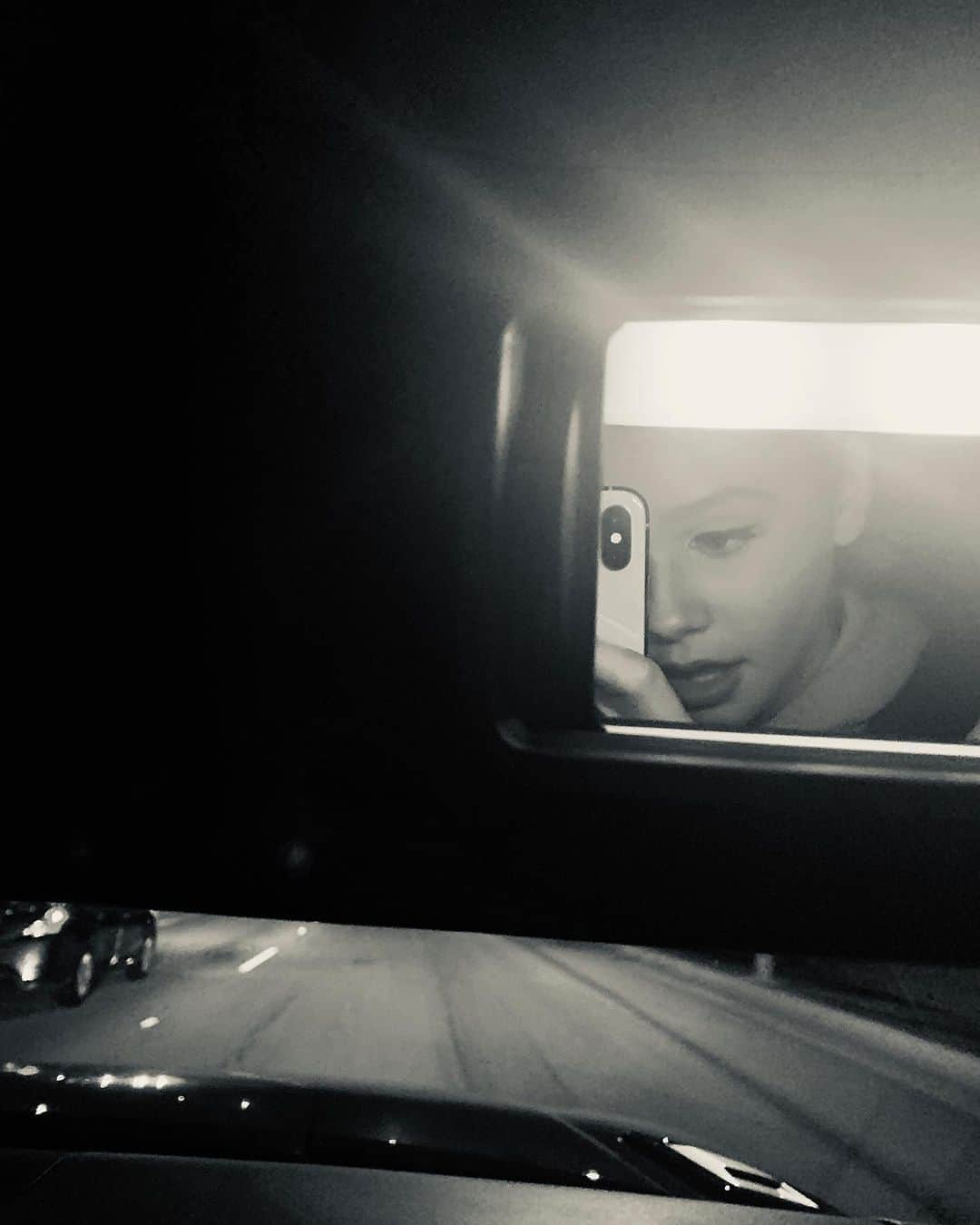 Ruby Rose Turnerのインスタグラム：「night drives >🌙」