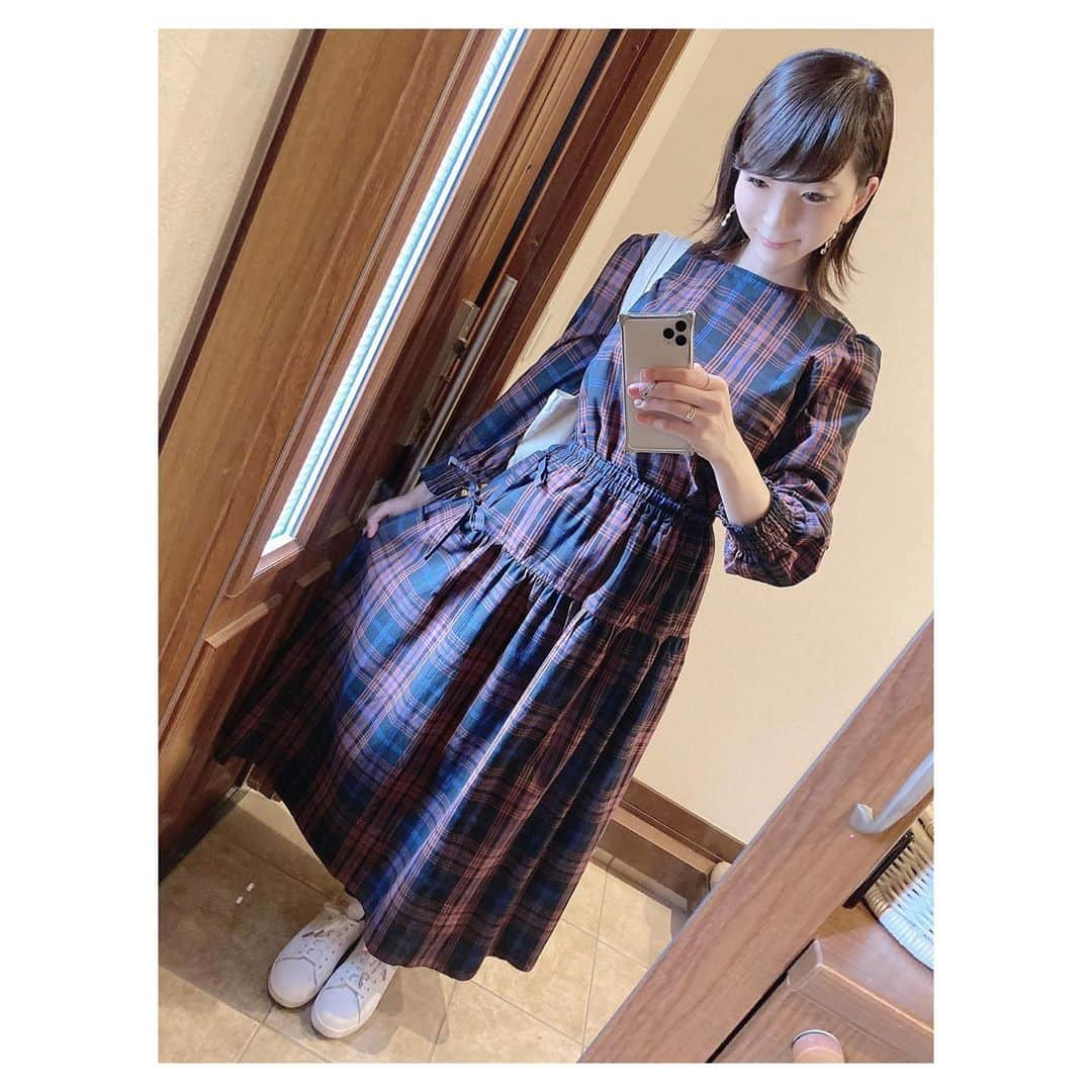 扇けいさんのインスタグラム写真 - (扇けいInstagram)「秋服がいっちゃん好きかも知れん☺️💓 愛ちゃんが @hacohaco8585 さんとコラボしたお洋服✨ 愛ちゃんが着てる写真を見て一目惚れしたのだけど…似合うか心配だったわよねー🤣笑 愛ちゃん🧡@i_am_takahashi  ありがとうー！！😍🙏💓 ＊ ＊ ＊ #高橋愛 ちゃん💕 #ラブアンドピース2020 💕 #秋服」10月1日 13時01分 - kei.ohgi