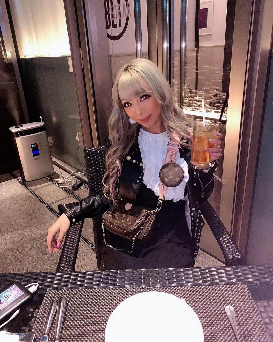 霜月るなのグルメインスタ