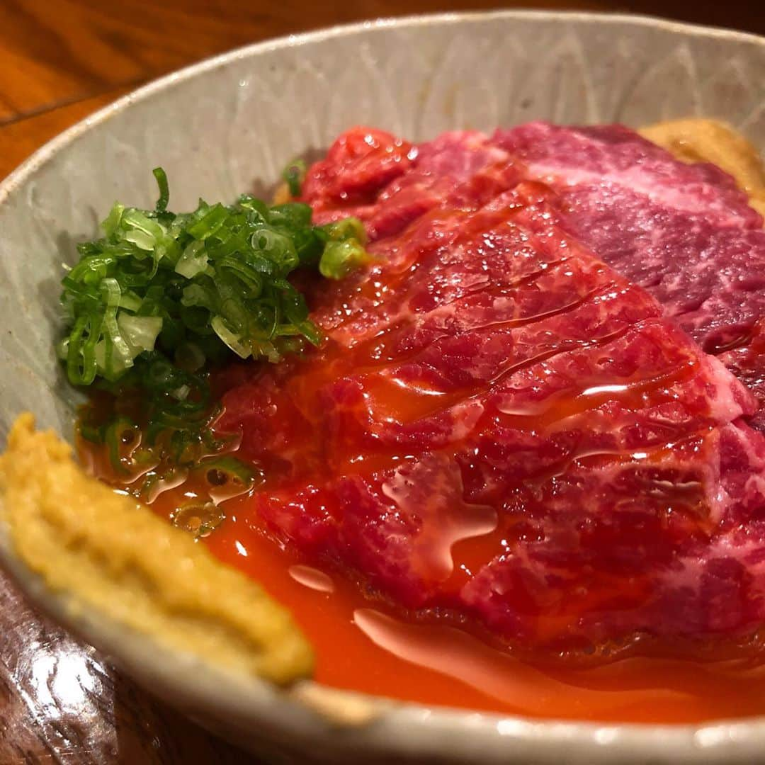 東京肉レポートさんのインスタグラム写真 - (東京肉レポートInstagram)「いつかの京都遠征！この流れは最高に美味しい…！味付けも一皿ずつ様々な工夫がされていてどんどんお箸が進んでしまいます！  価格帯： 10,000円〜15,000円 オススメメニュー：お刺身各種、タンシチュー、ステーキサンド  Three guys traveling to Kyoto for visiting only three favorite Wagyu restaurants ! The second restaurant : “Kanae” !  #肉料理かなえ #京都木屋町 #京都 #京都グルメ #肉割烹 #焼肉 #ステーキ #ユッケ #すき焼き #肉 #和牛 #牛 #グルメ #東京肉レポート #肉レポ #kanae #kyoto #hamburger #yakiniku #wagyu #beef #steak #instafood #food #foodie #barbecue #bbq #tokyo #tokyo_wagyu_report」10月1日 13時18分 - tokyo_wagyu_report