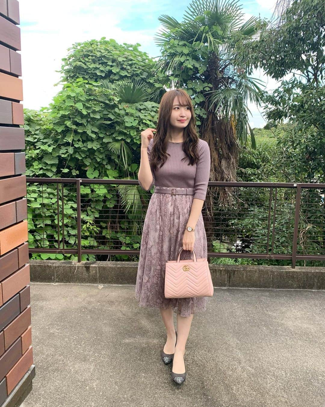 沢井里奈さんのインスタグラム写真 - (沢井里奈Instagram)「⠀ ⠀ 今日から10月スタート☺️💓💓 　 中秋の名月ですね🌕🍁 名古屋は爽やかないいお天気で とっても綺麗です🌃✨ 　 夜風が心地良い この季節が好き😌💕💕 　 　 #さわーコーデ 👗🌸 　 onepiece♡ #rirandture shose♡ #diana bag♡ #gucci watch♡ #4bwatches  　 @4bwatches_japan さんから届いた時計⌚🌸 秒針のところがハートになってて とっても可愛い🥺💕💕 クーポンコード【sawaiin】ご使用で 10パーセントオフになります🌷✨ 　 　 #coodinate #BLACKBYBLUEBRAVE #私服 #腕時計 #時計」10月1日 19時03分 - sawairina