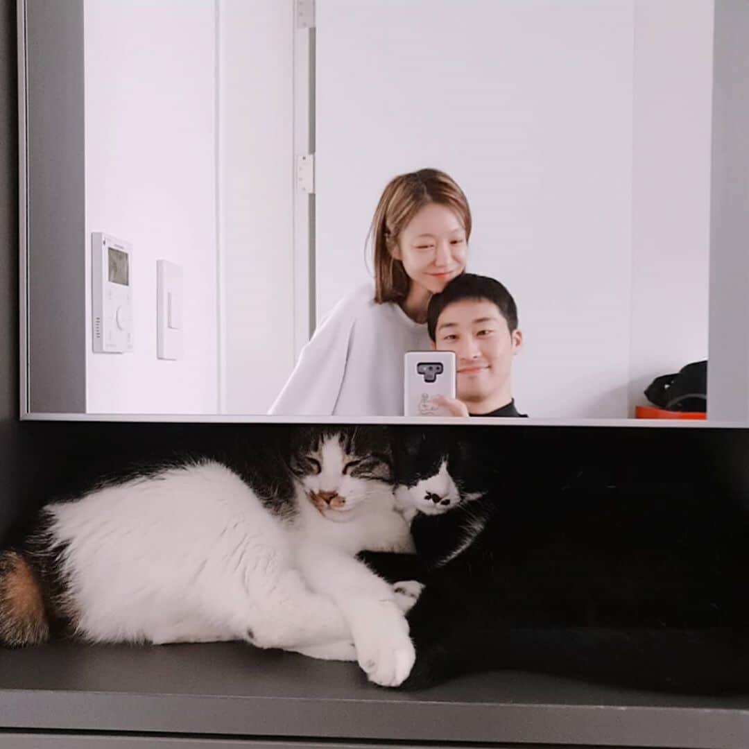 のインスタグラム：「🌕 평온한 추석보내세요:) #가족사진」