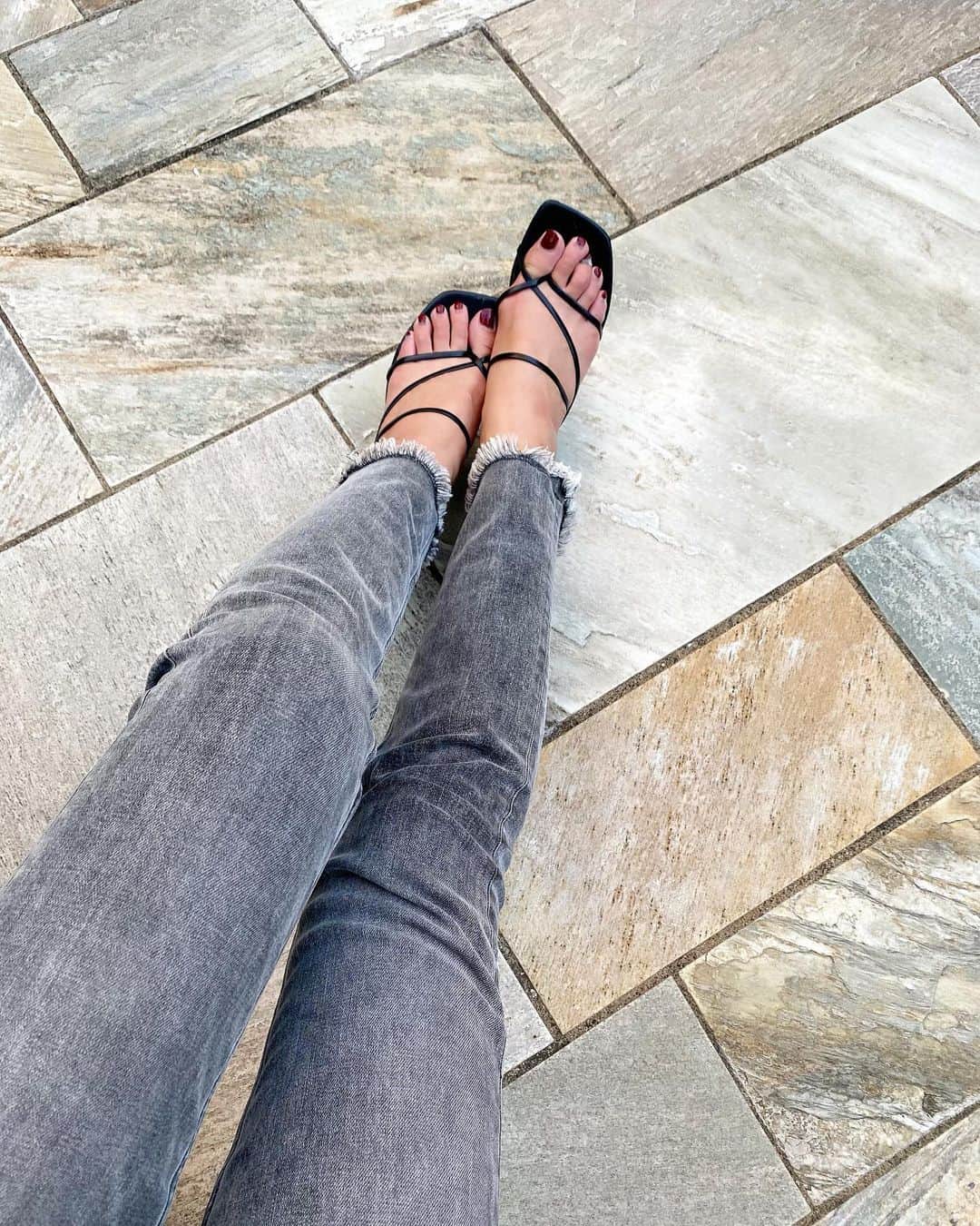 金田彩奈のインスタグラム：「今年はデニムにハマってる👖💛」