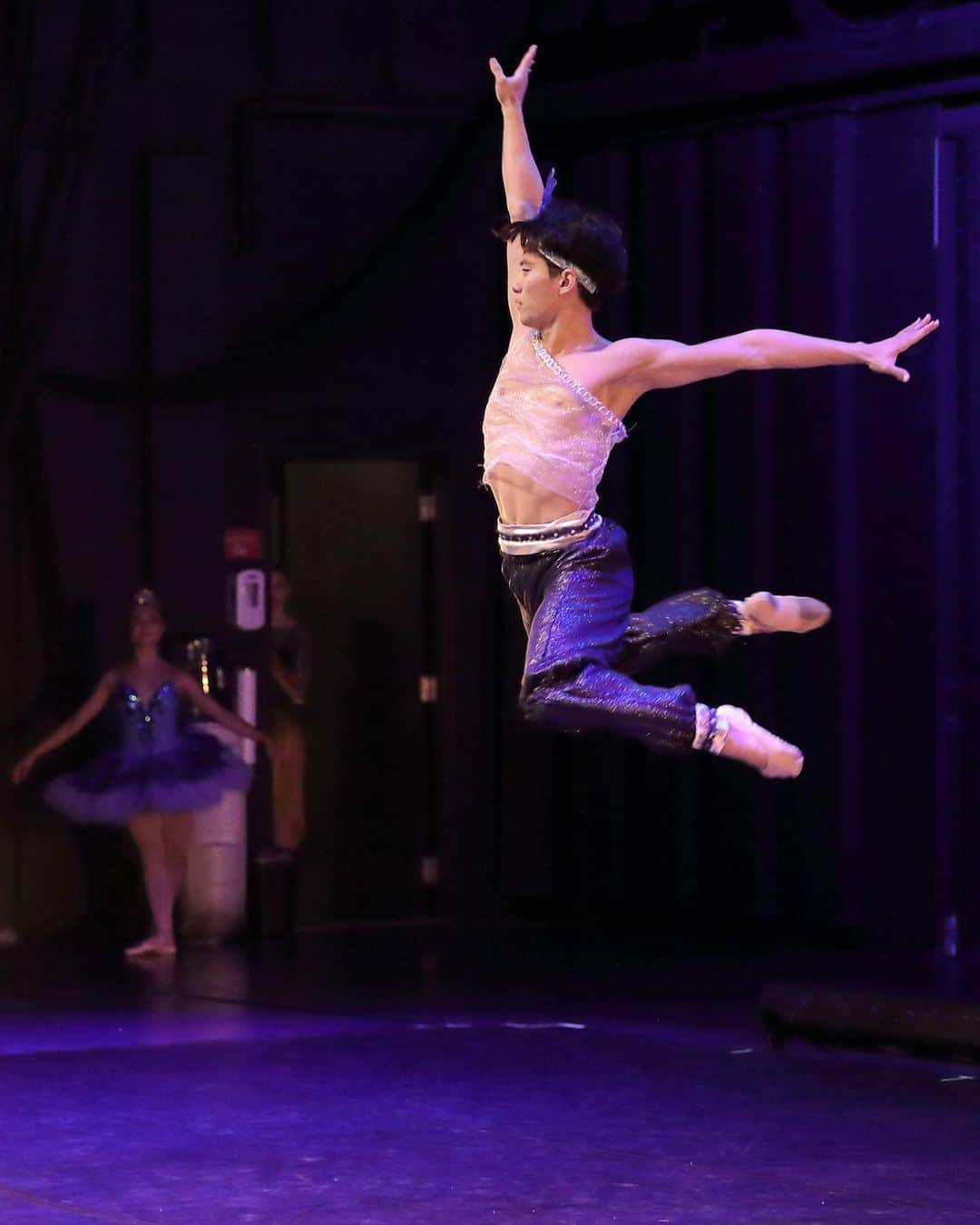 ヤマカイさんのインスタグラム写真 - (ヤマカイInstagram)「Le corsaire grand pas de deux. w @nerechka  Pic by @balletfrontier  . . #ballet #balletdancer #art #artist #dance #dallas #texas #fortworth #america #usa #バレエ #ヤマカイ #ネレアさん #ダンス　#芸術 #アート #海賊 #アメリカ　#テキサス」10月1日 13時53分 - yamakai_official